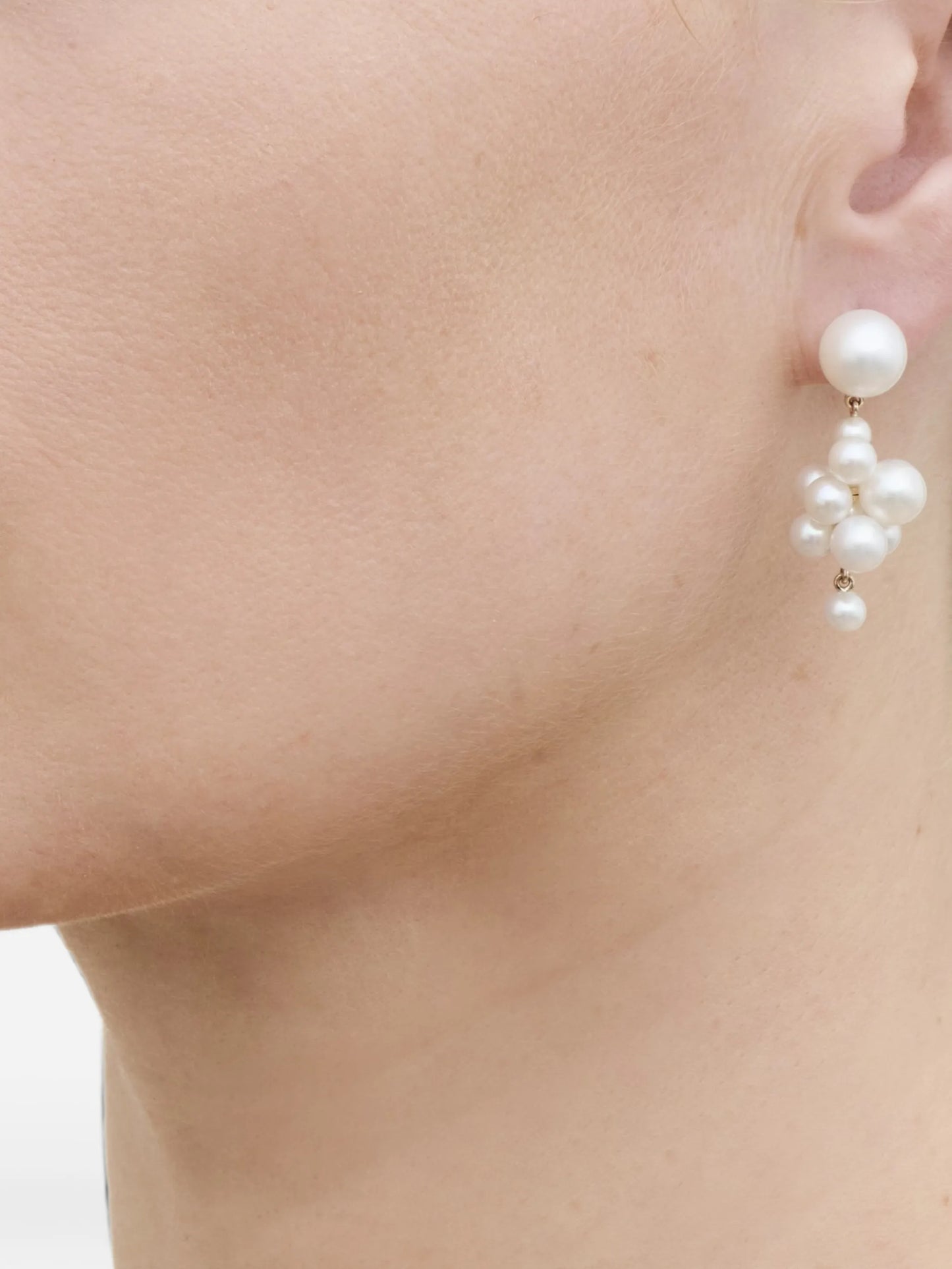 Botticelli pearl drop earrings