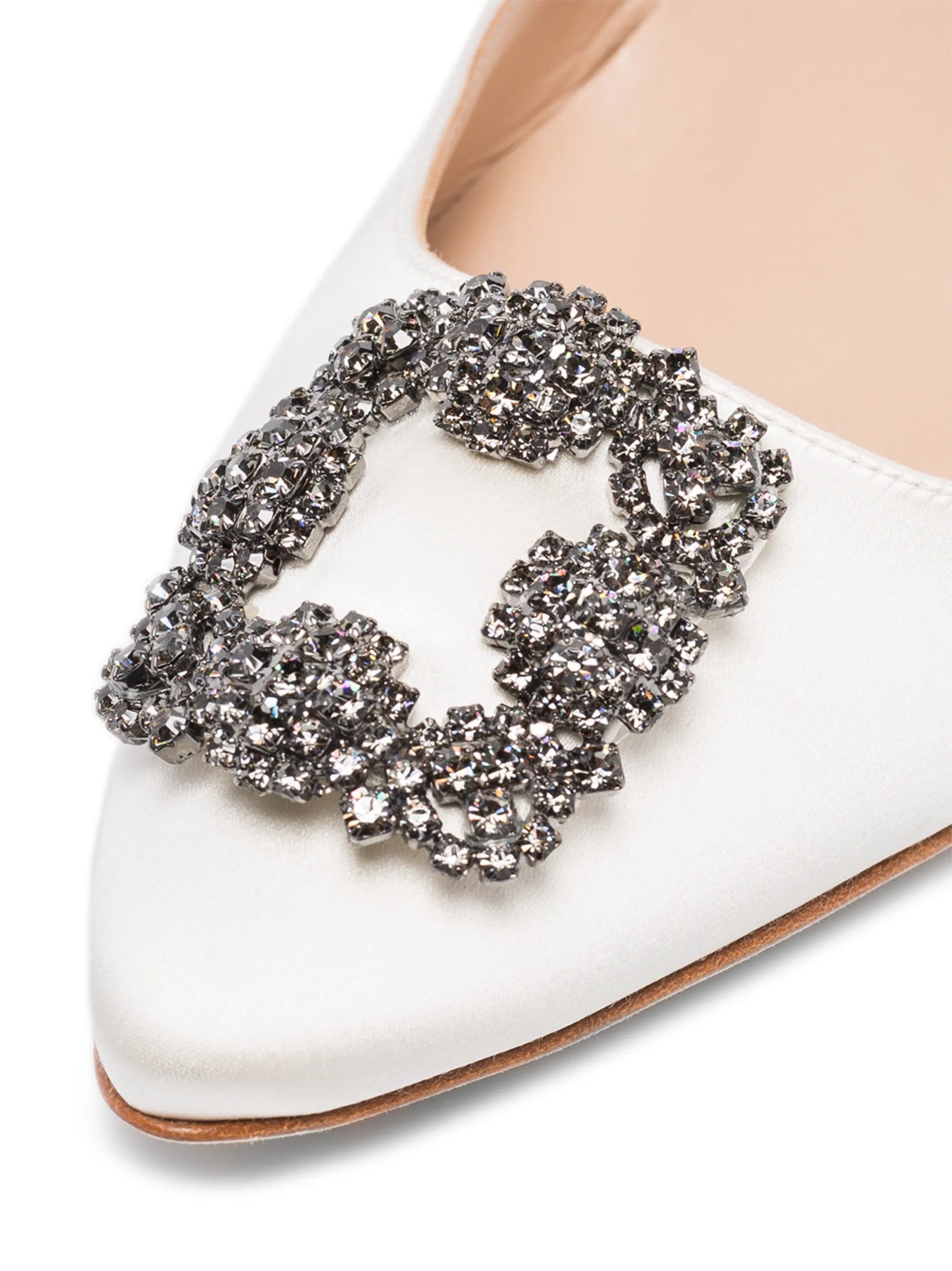 Hangisli crystal-buckle pumps