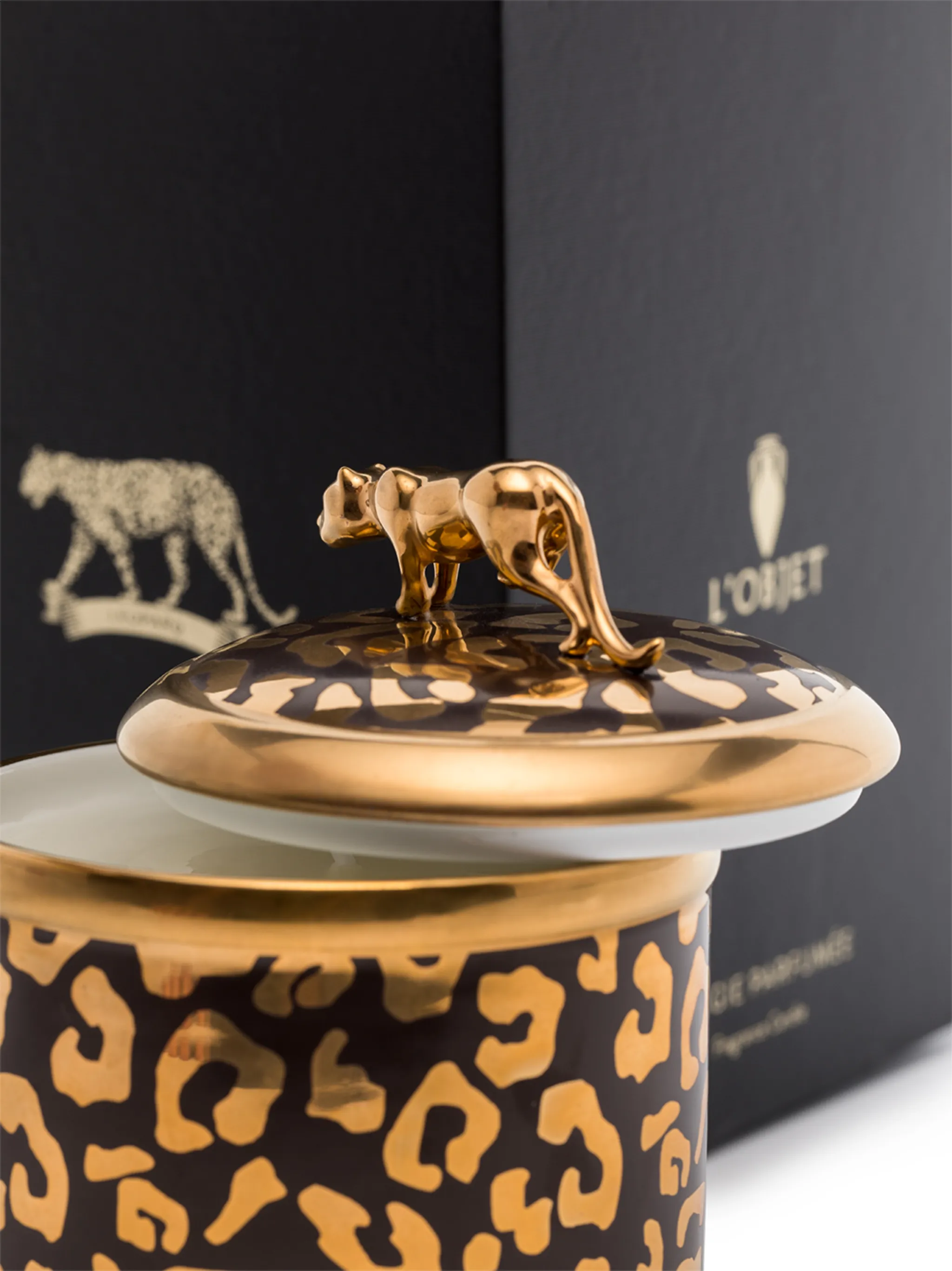 leopard candle 10x11cm