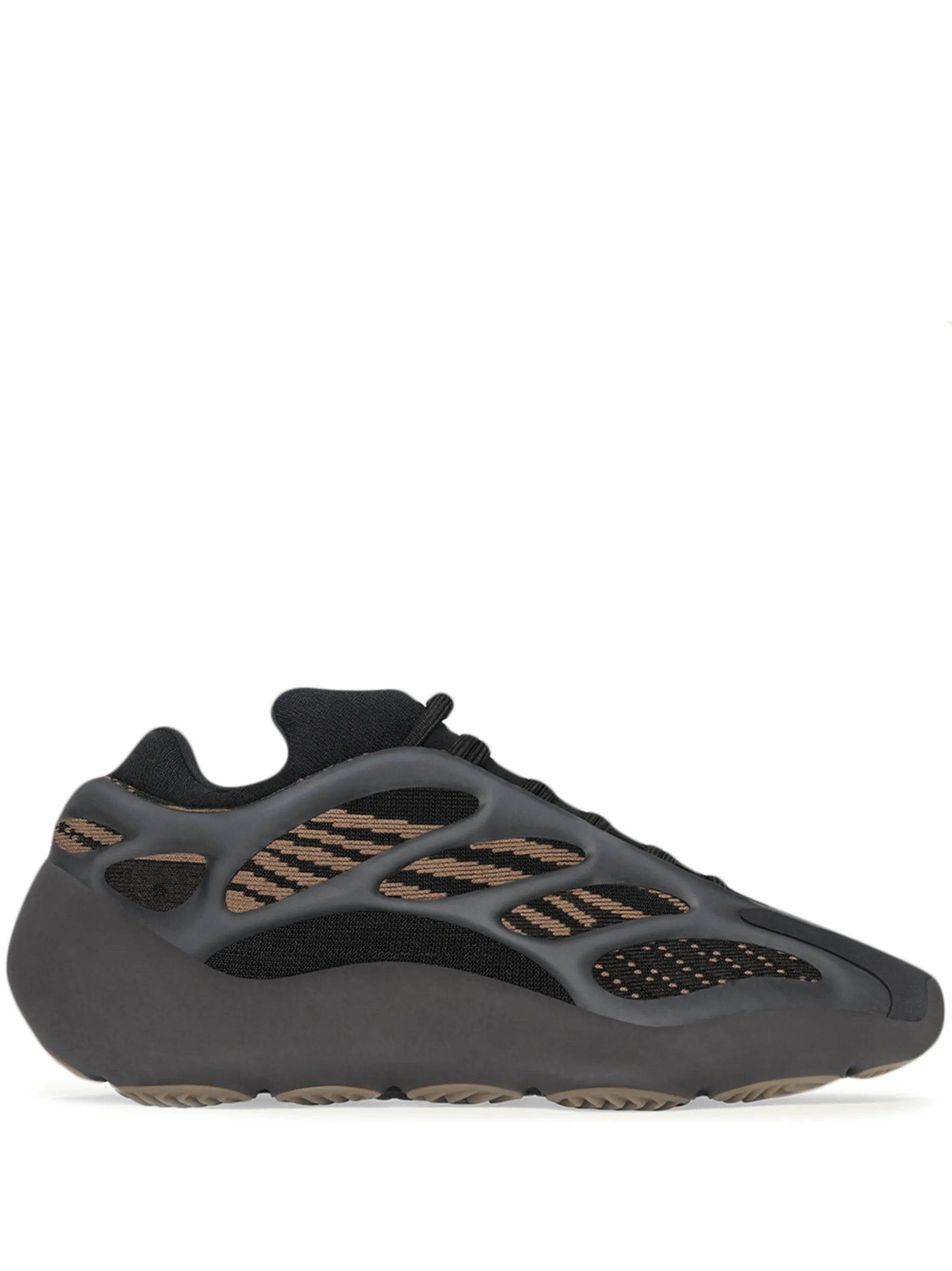 YEEZY 700 V3 