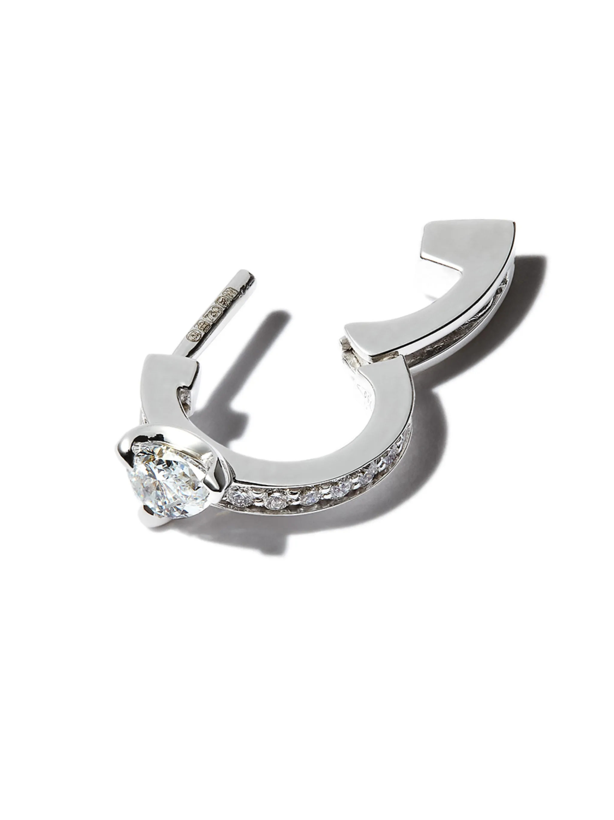 Serti sur Vide stud earring set with 1 diamond
