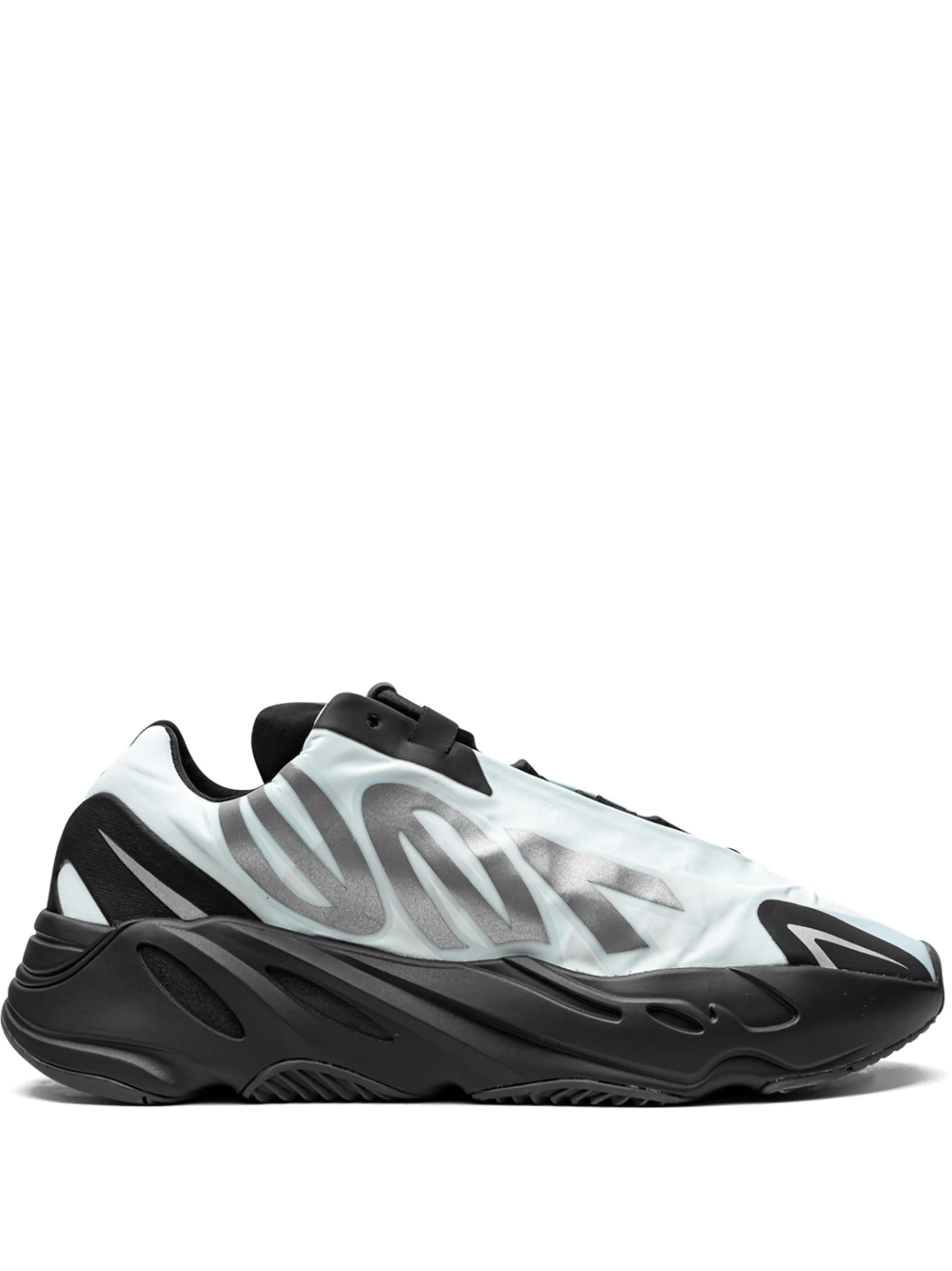 YEEZY Boost 700 MNVN 