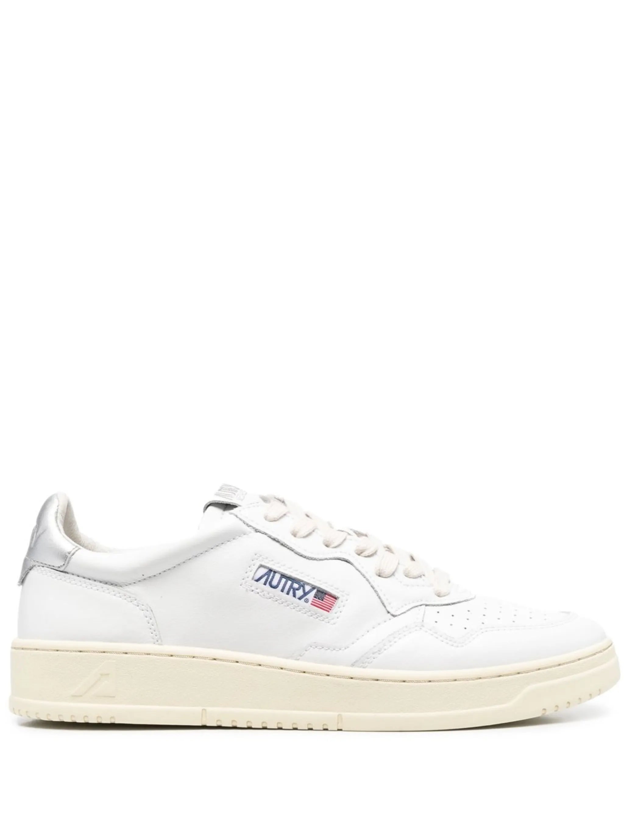 Medalist low-top sneakers