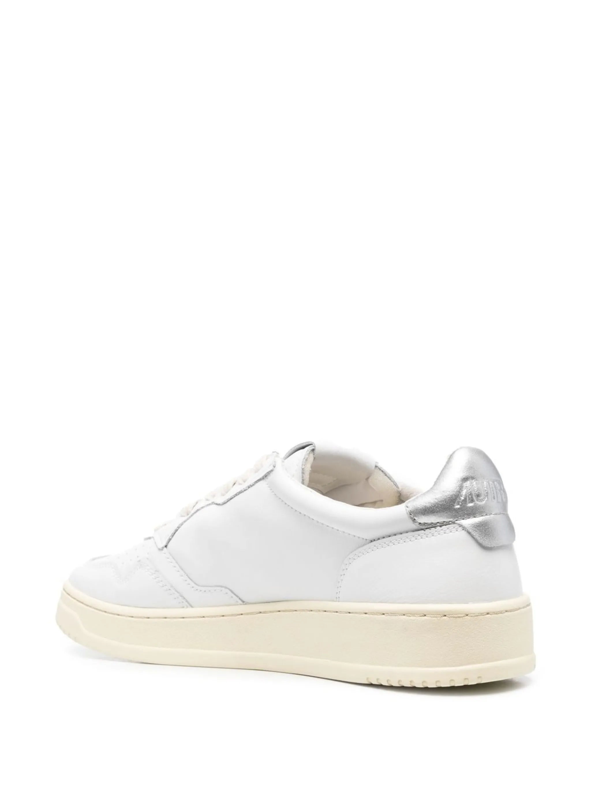 Medalist low-top sneakers