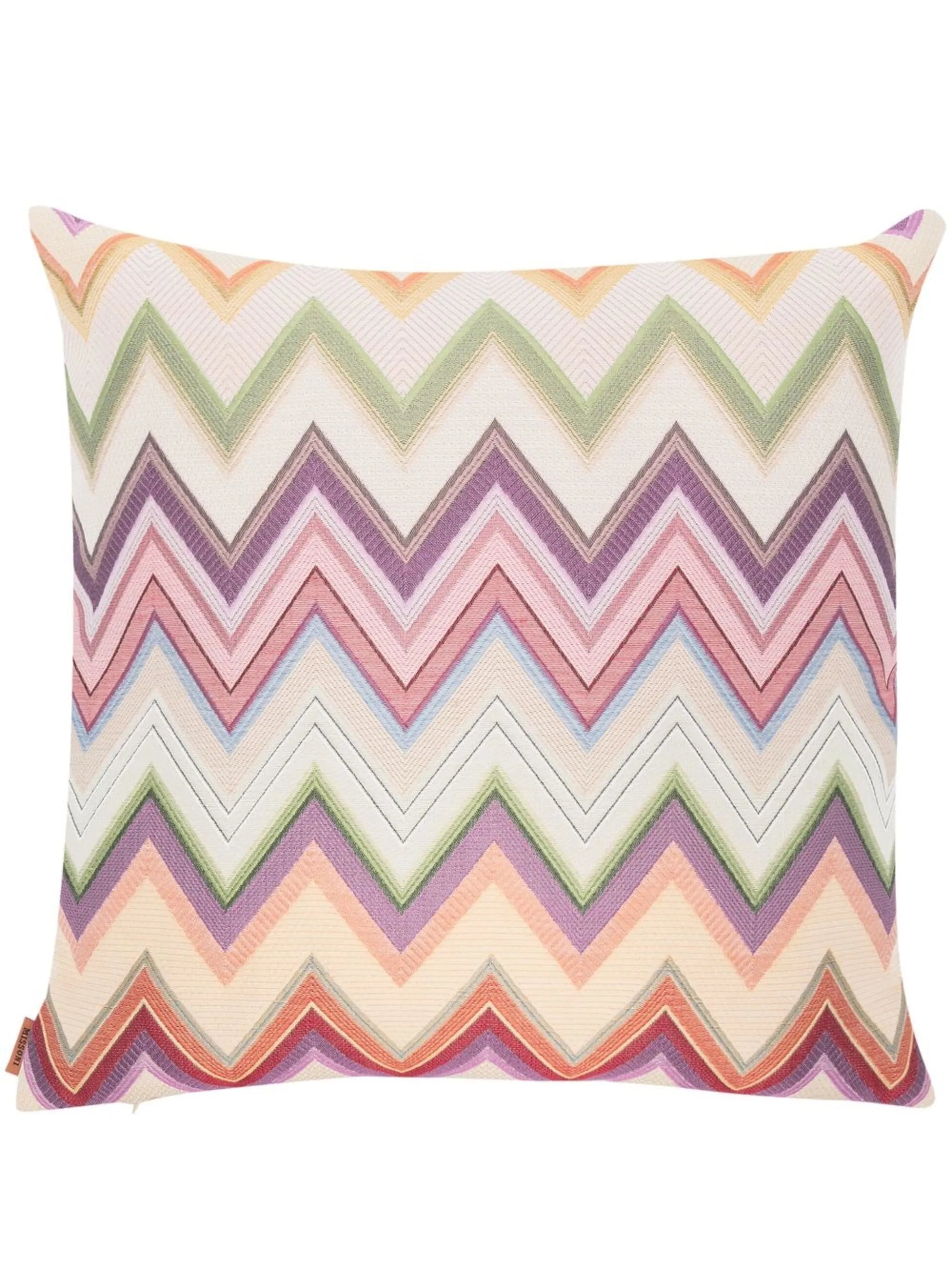 zigzag-pattern cushion
