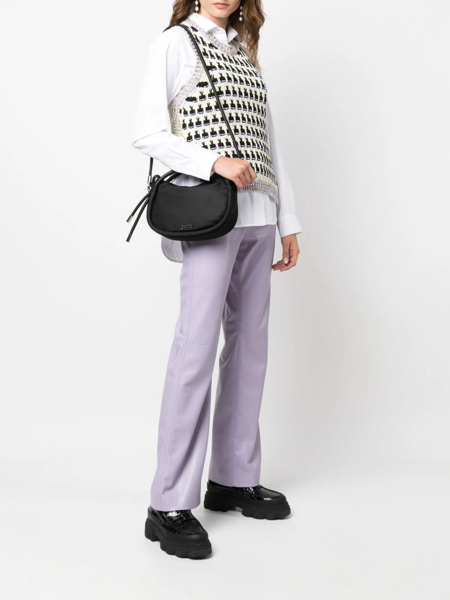 curved logo-letter tote bag