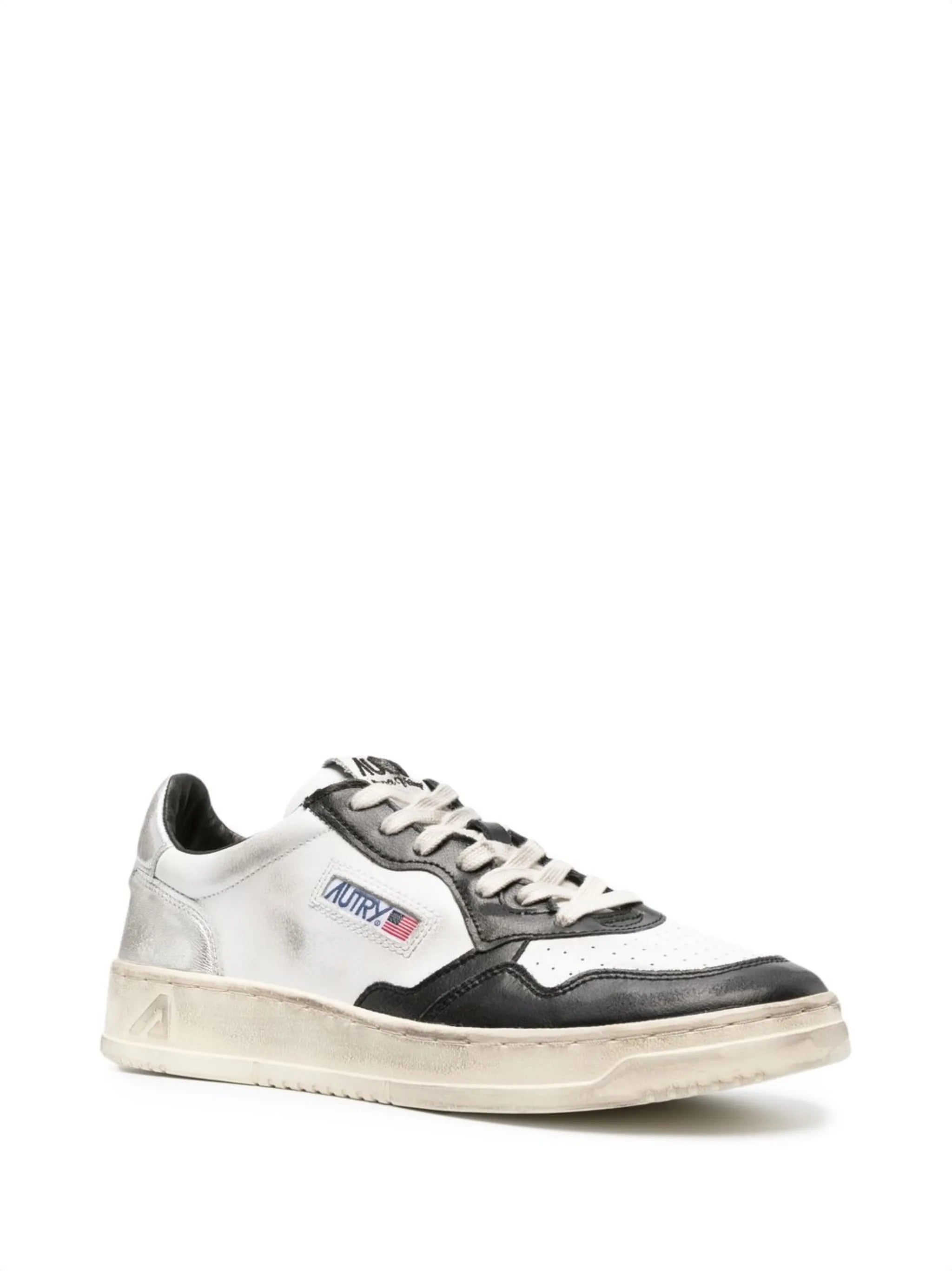 Medalist low-top sneakers