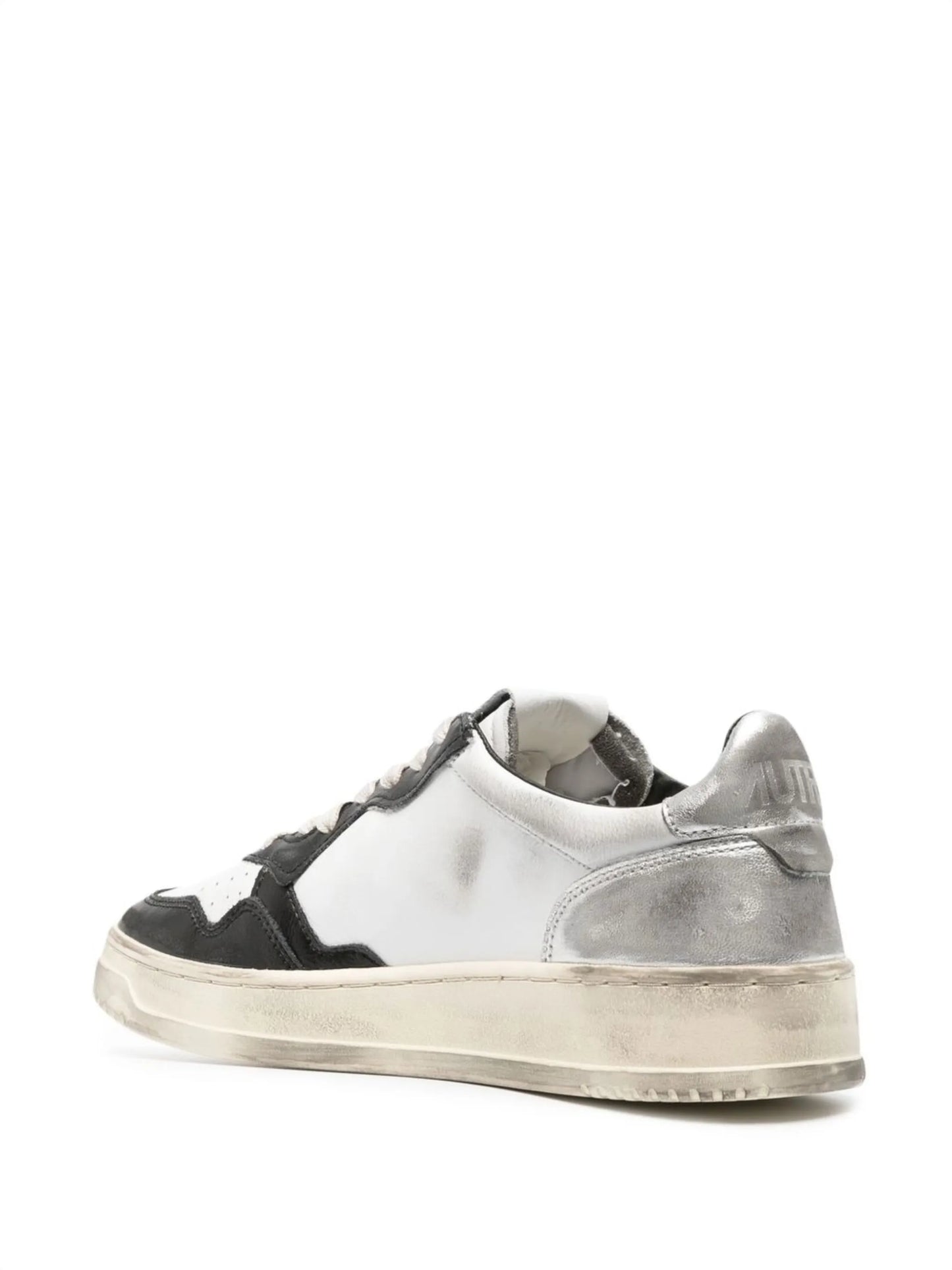 Medalist low-top sneakers