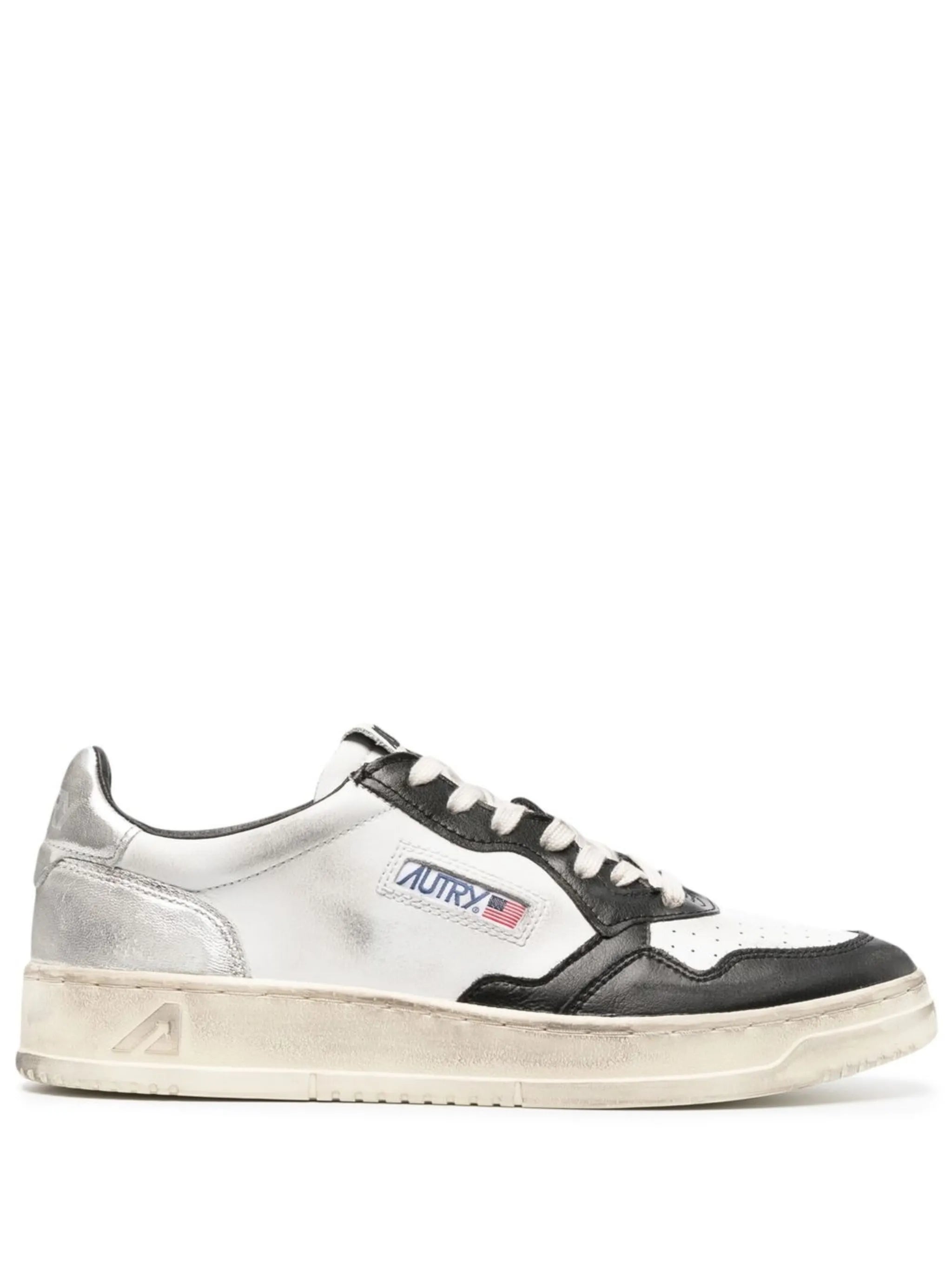 Medalist low-top sneakers