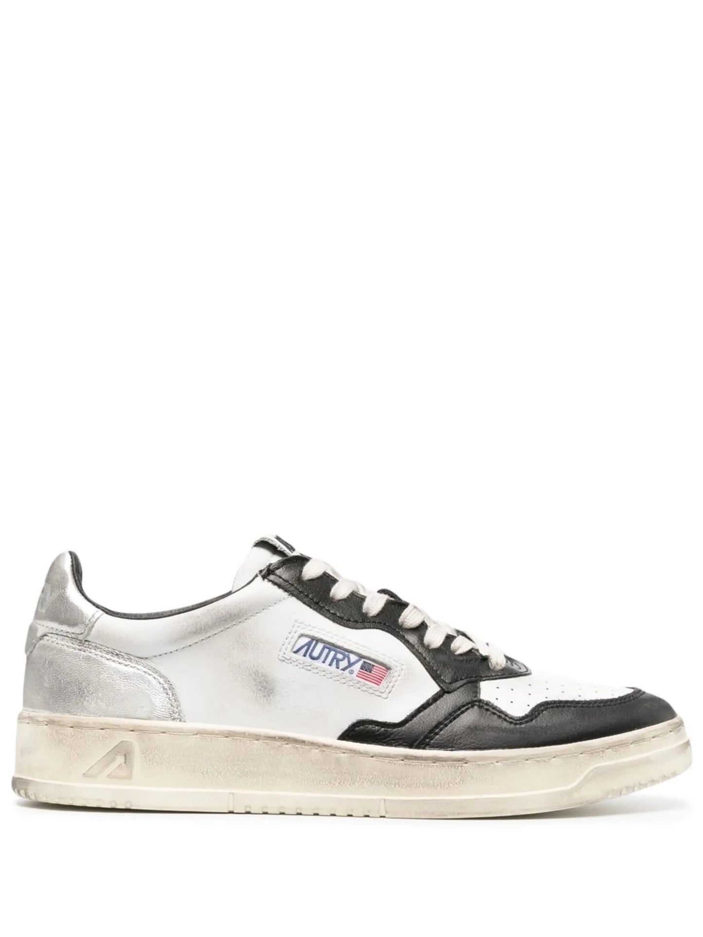 Medalist low-top sneakers