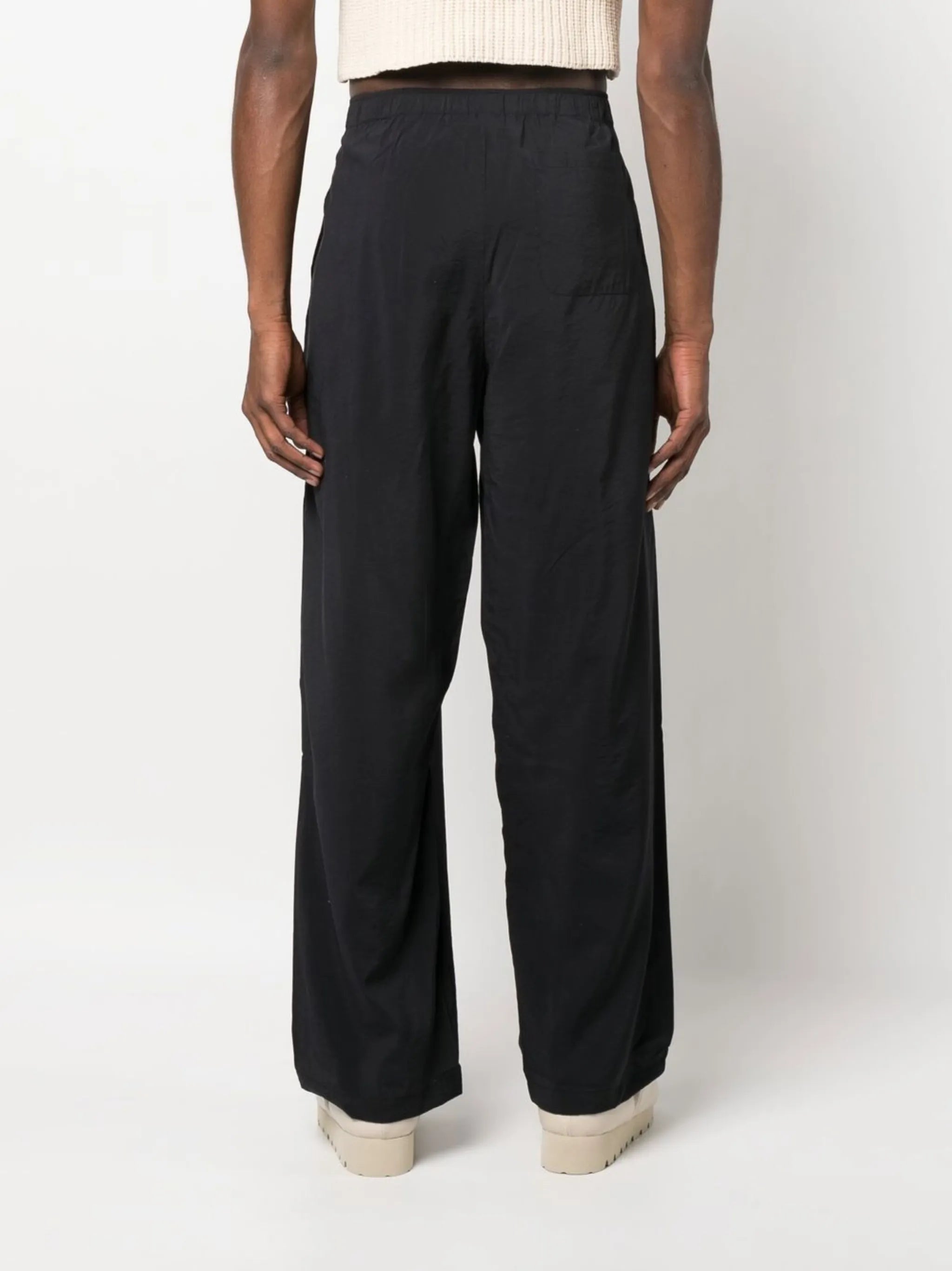 elasticated-waistband trousers