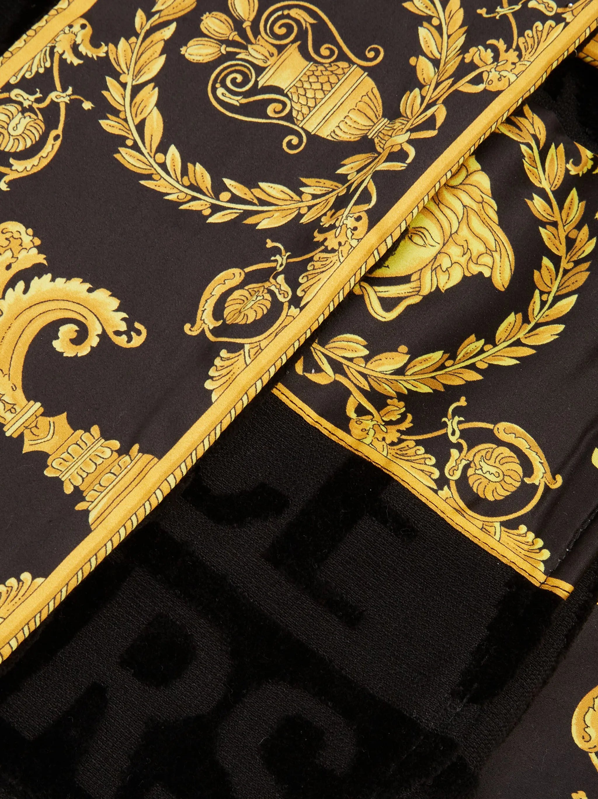 I Love Baroque bathrobe