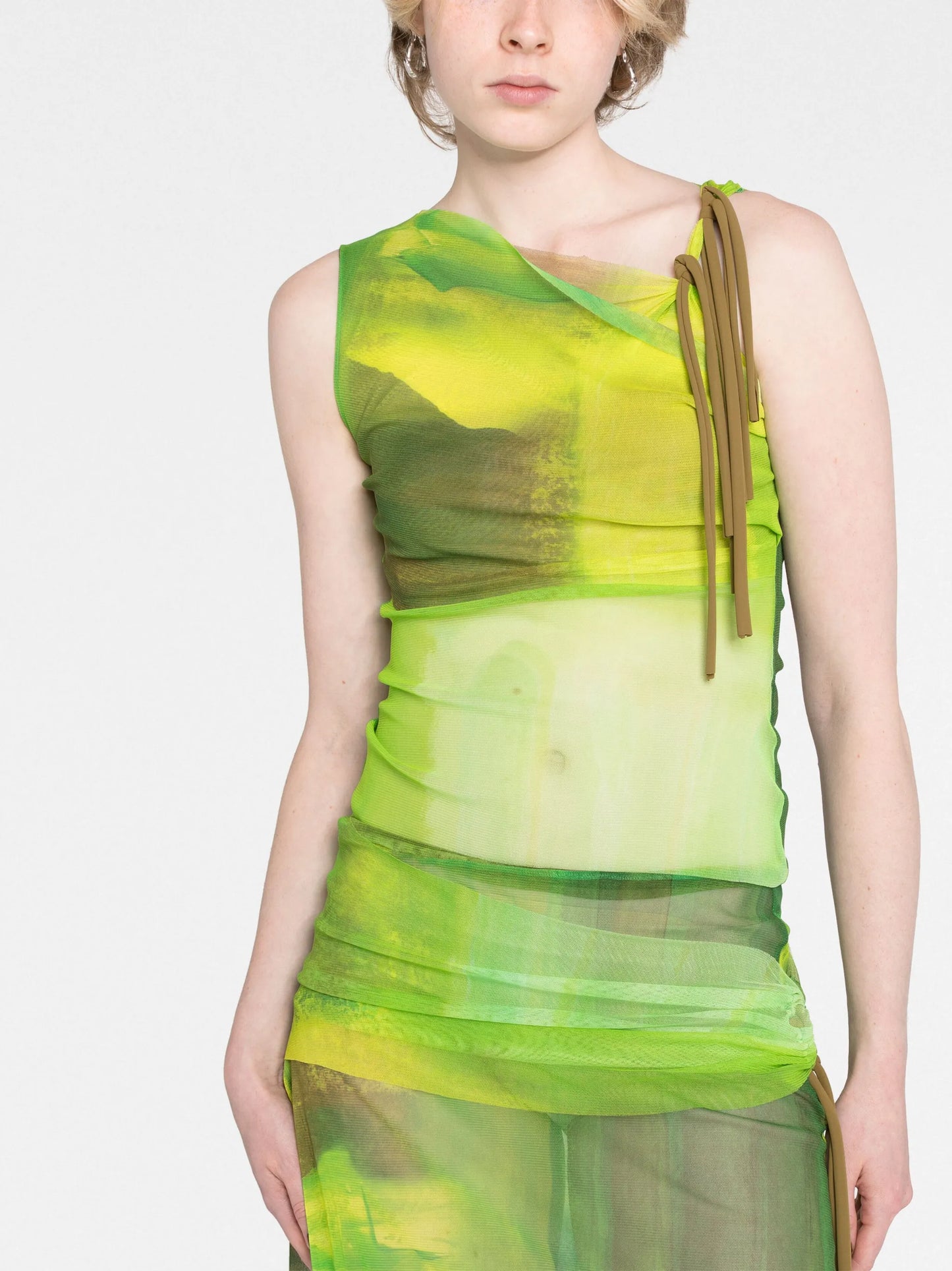 cut out-detail mesh top
