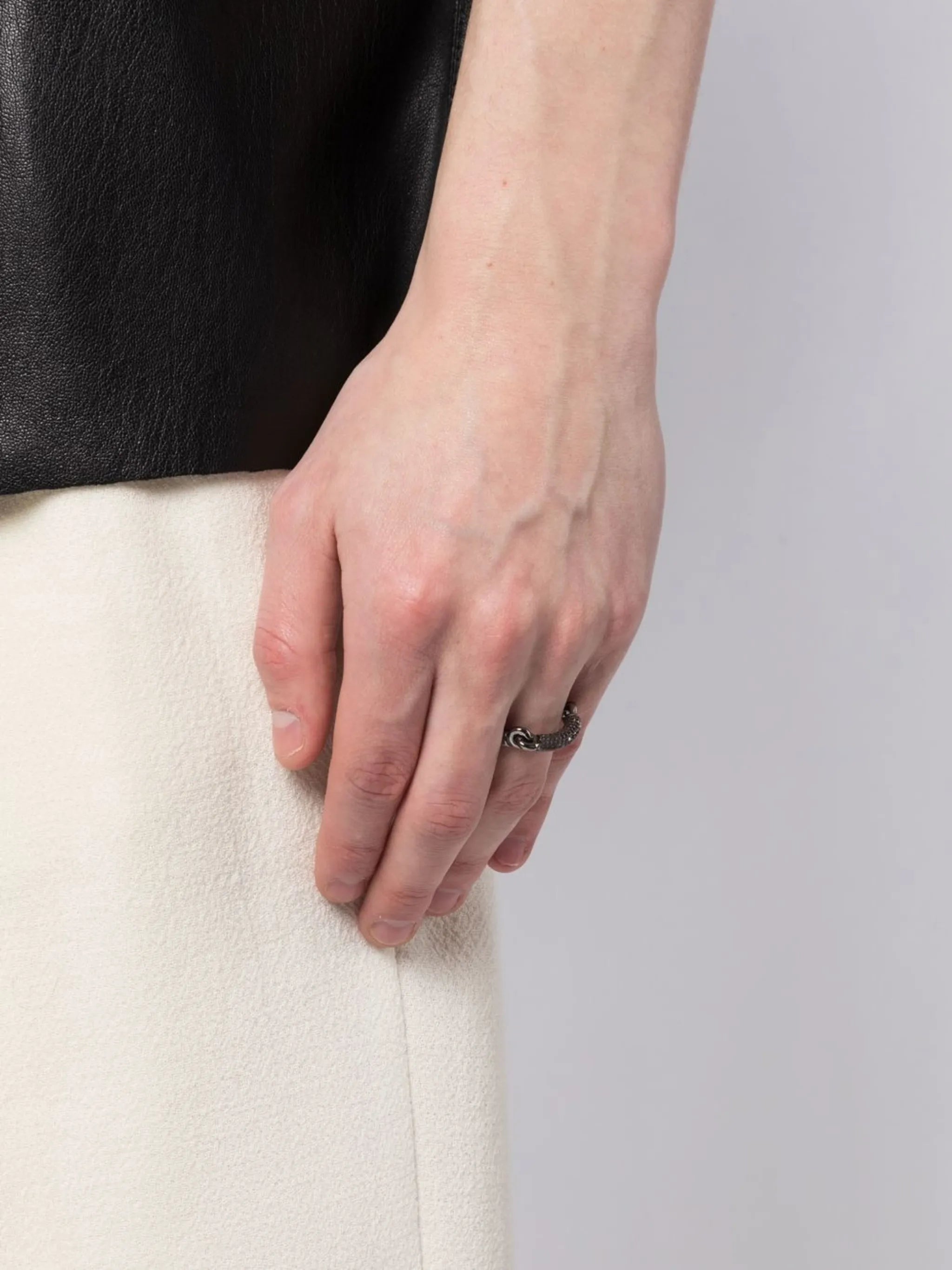 18kt black gold crystal ring