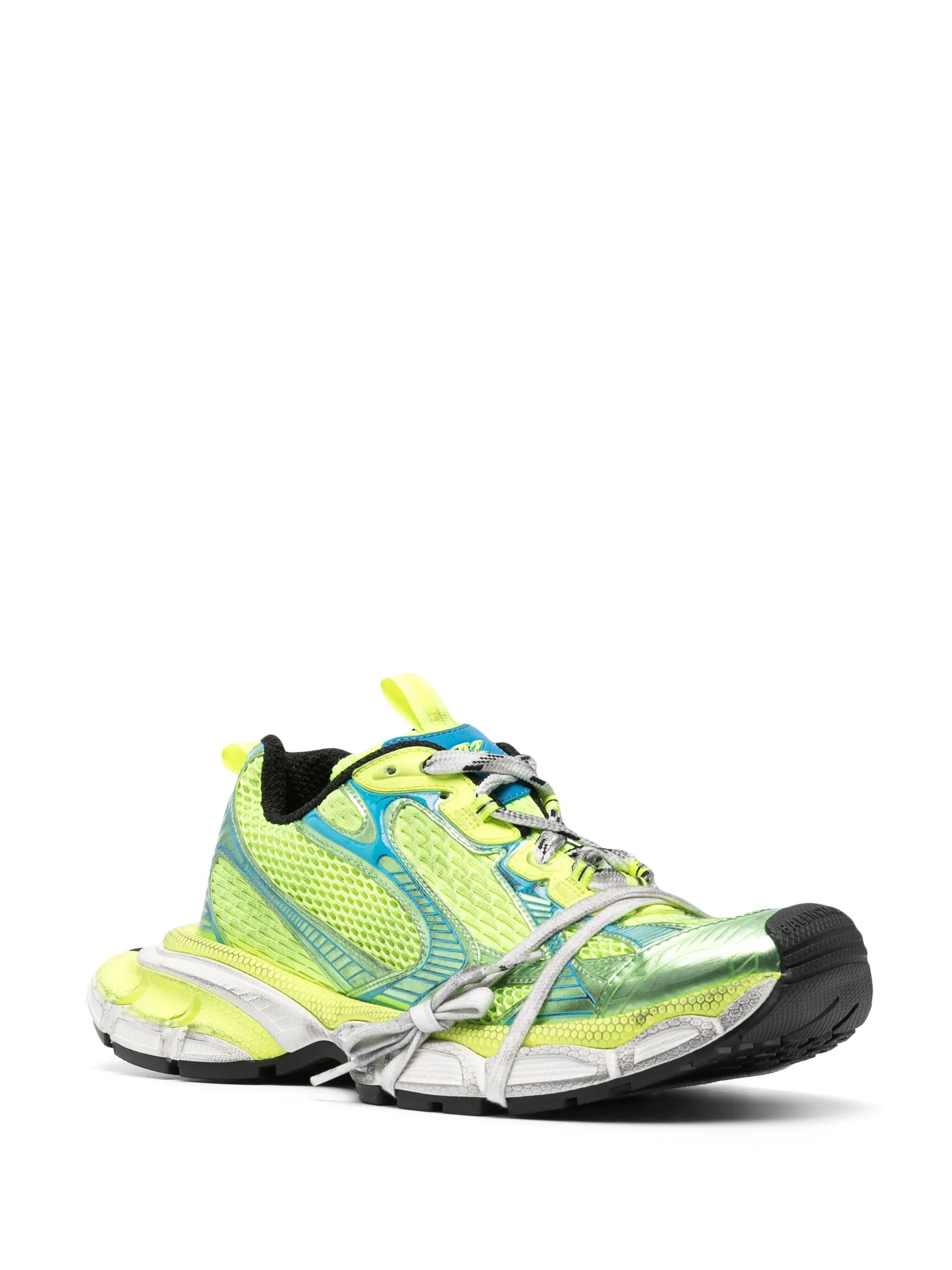 3XL sneakers