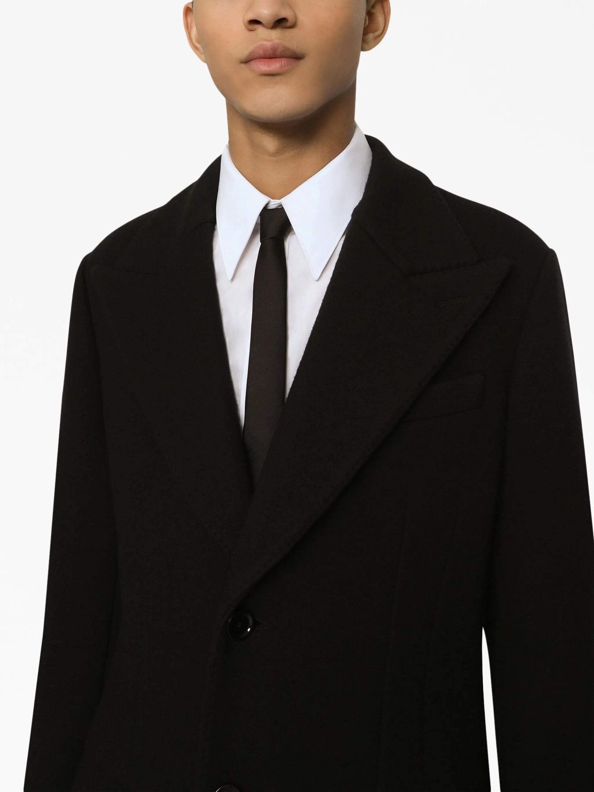 single-breasted notcheded-lapels coat