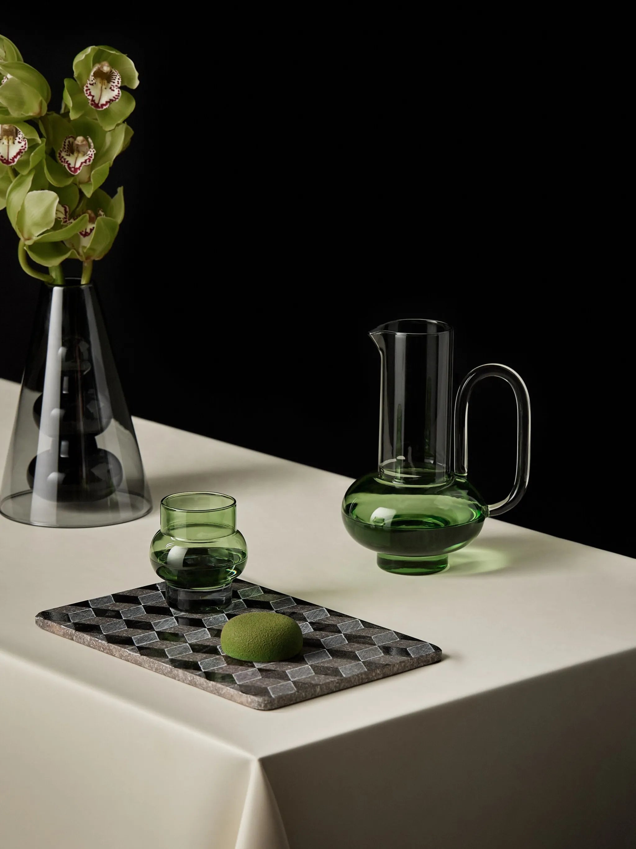 Bump glass jug