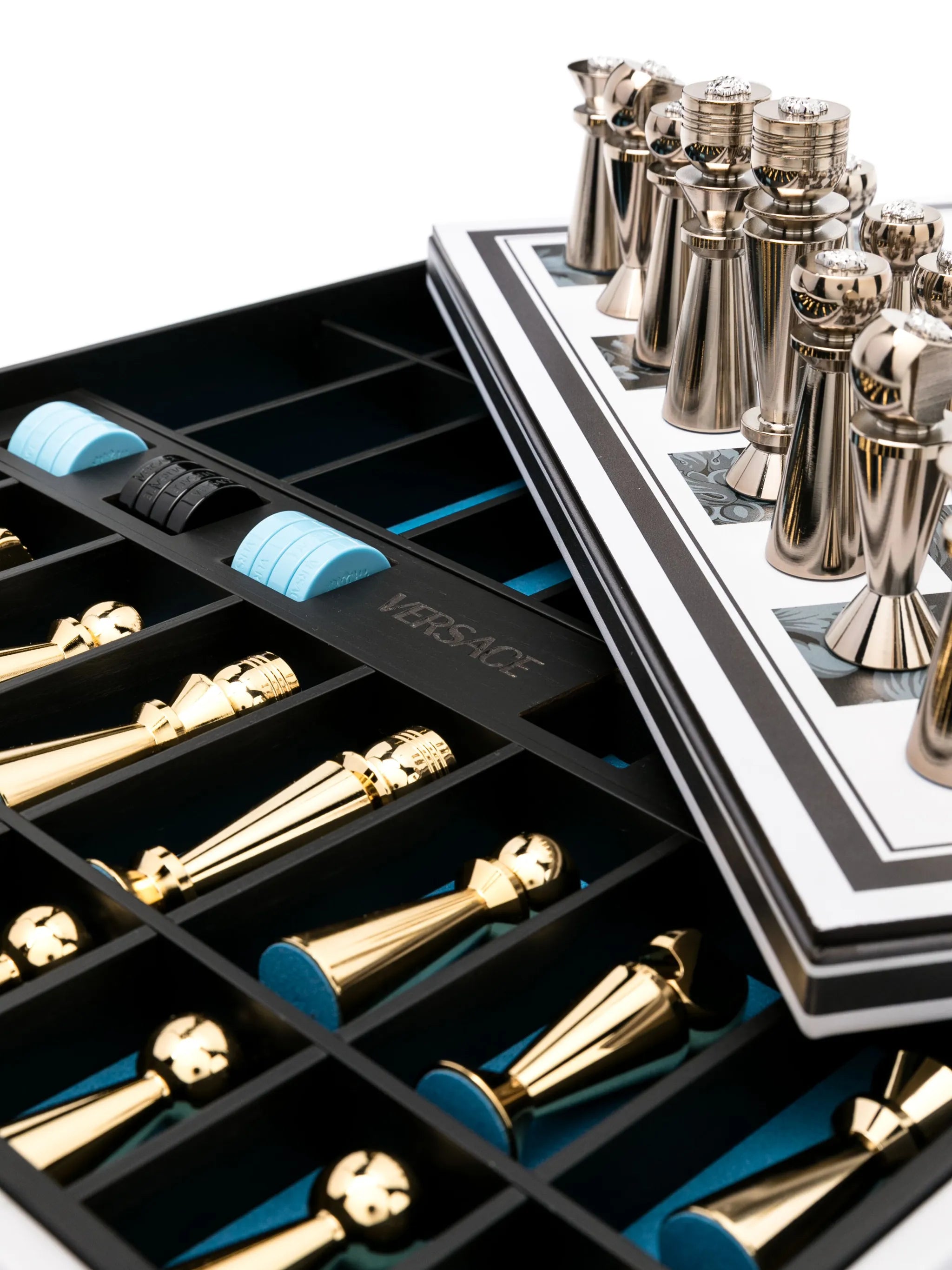 Barocco-print wood chess set (41cm x 41cm)