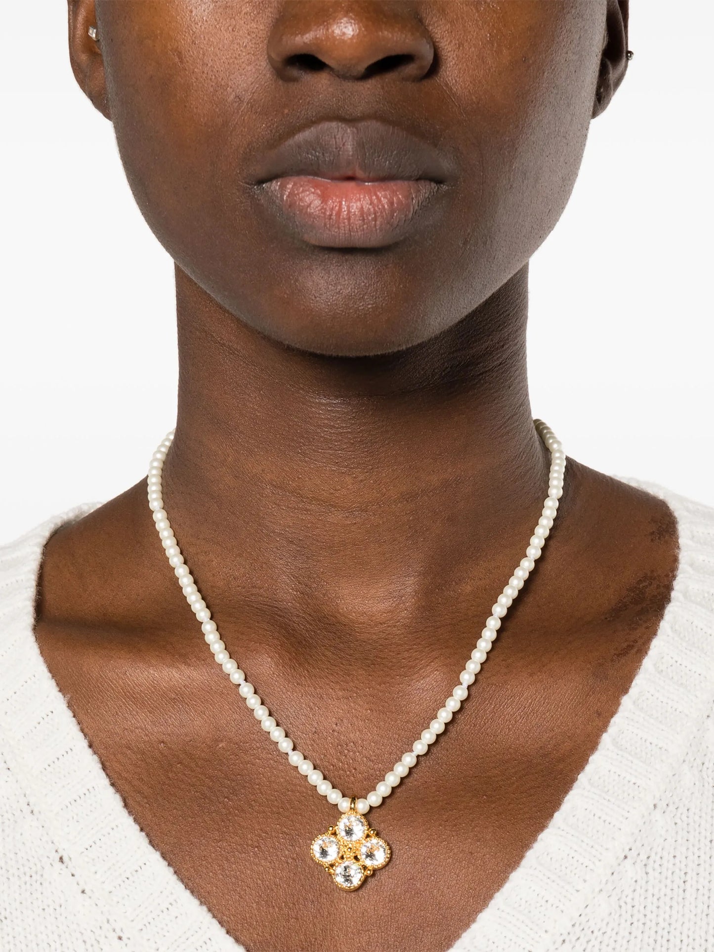 crystal-pendant pearl necklace