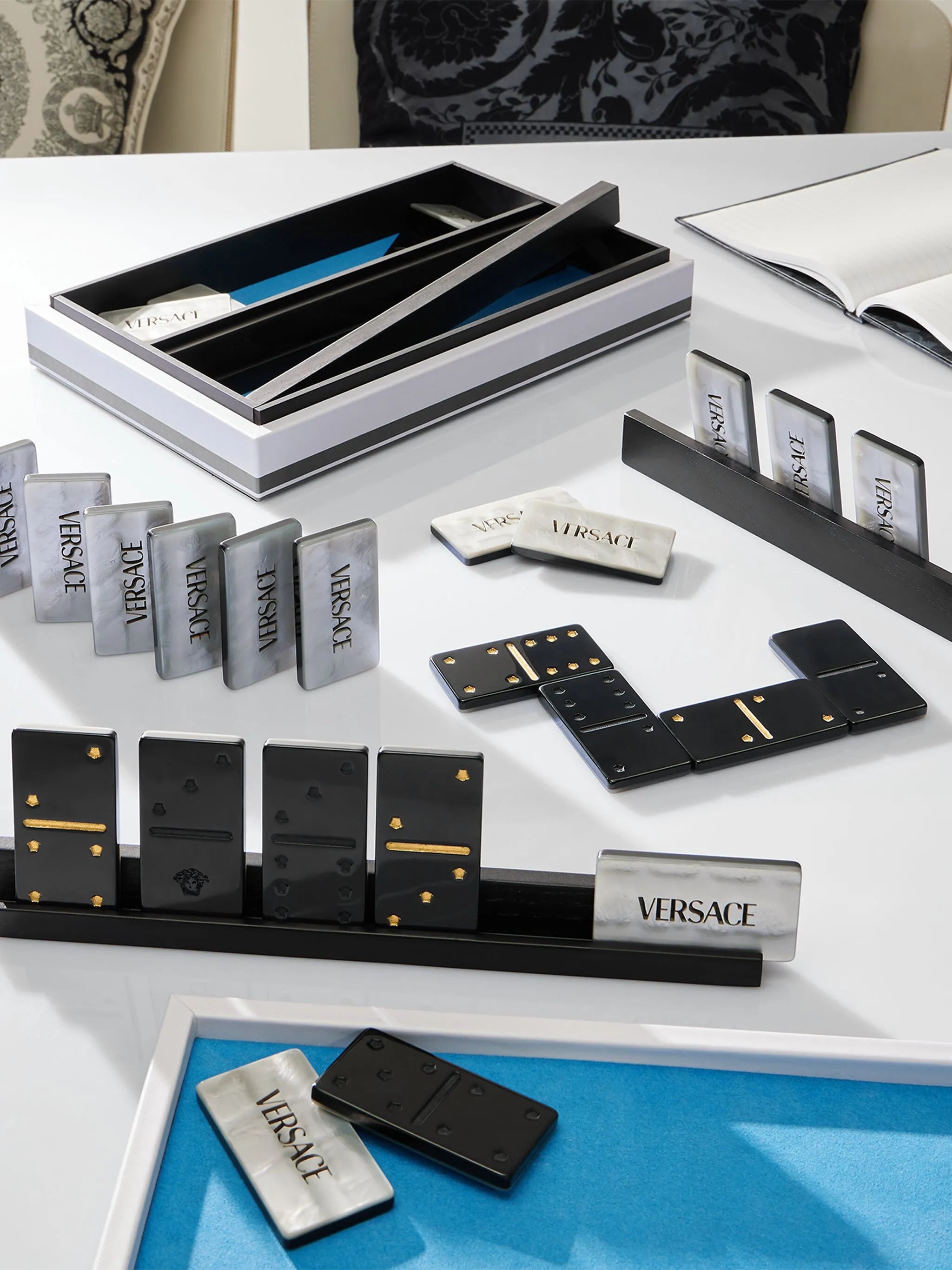 logo-print domino game