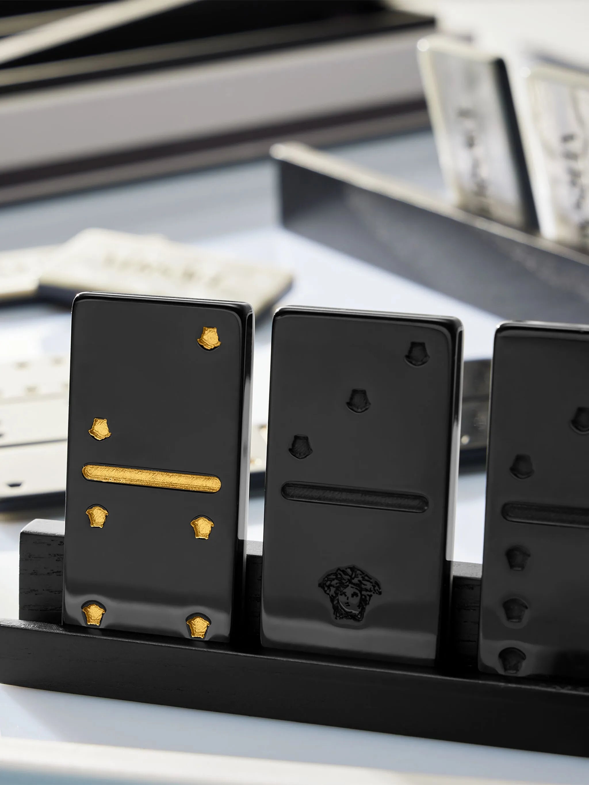 logo-print domino game