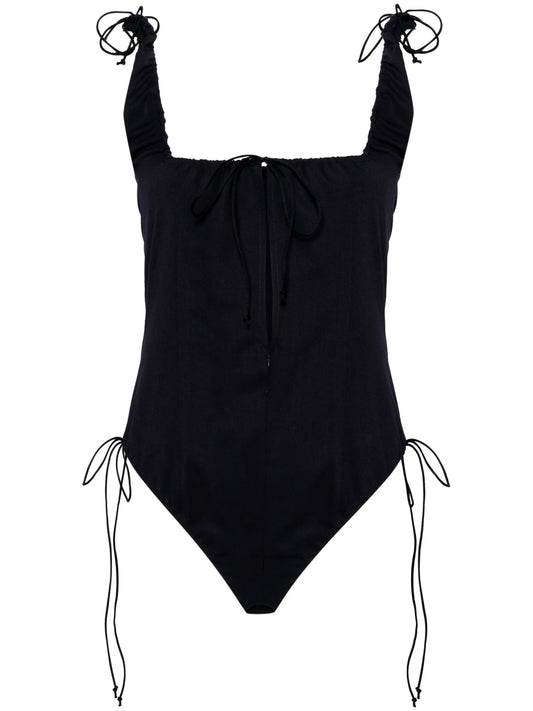 scoop-neck sleeveless body