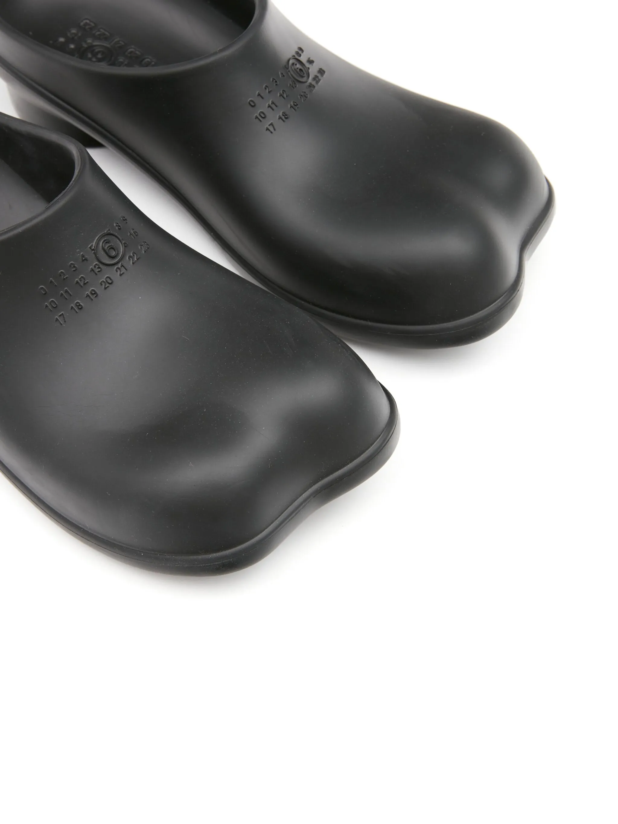 Anatomic numbers-motif slippers