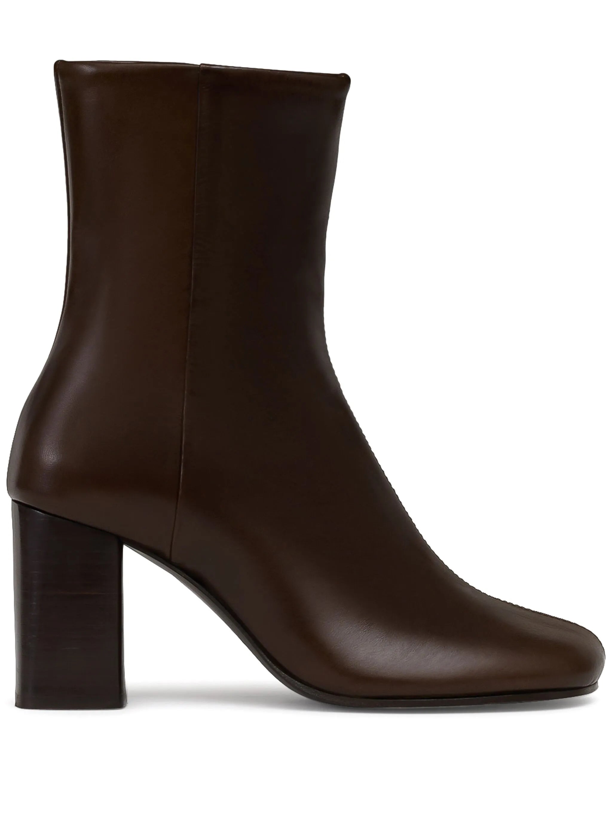 Anatomic boots