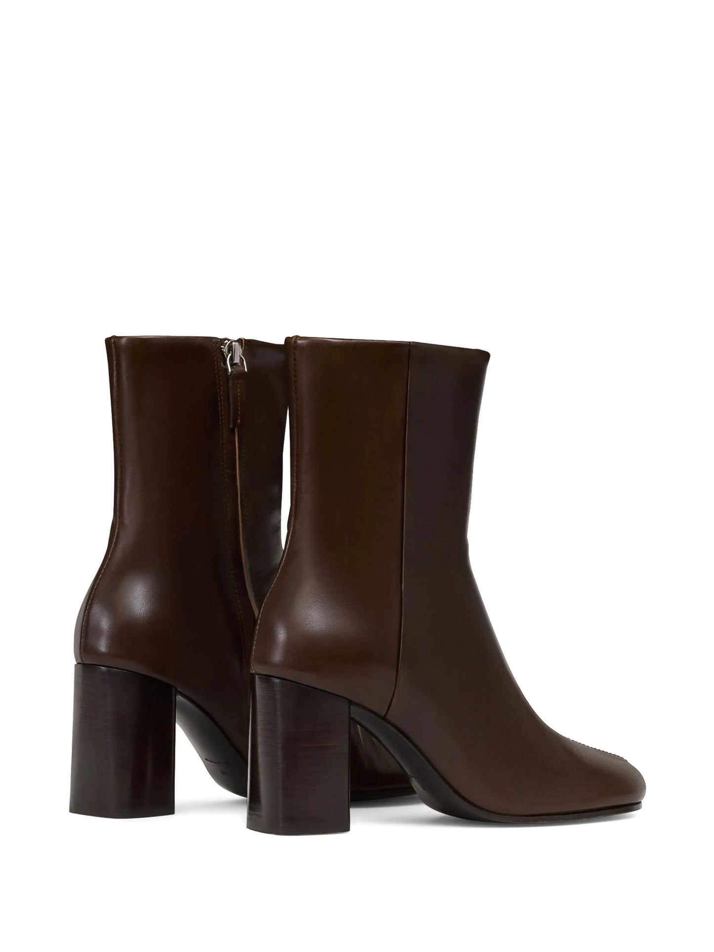 Anatomic boots