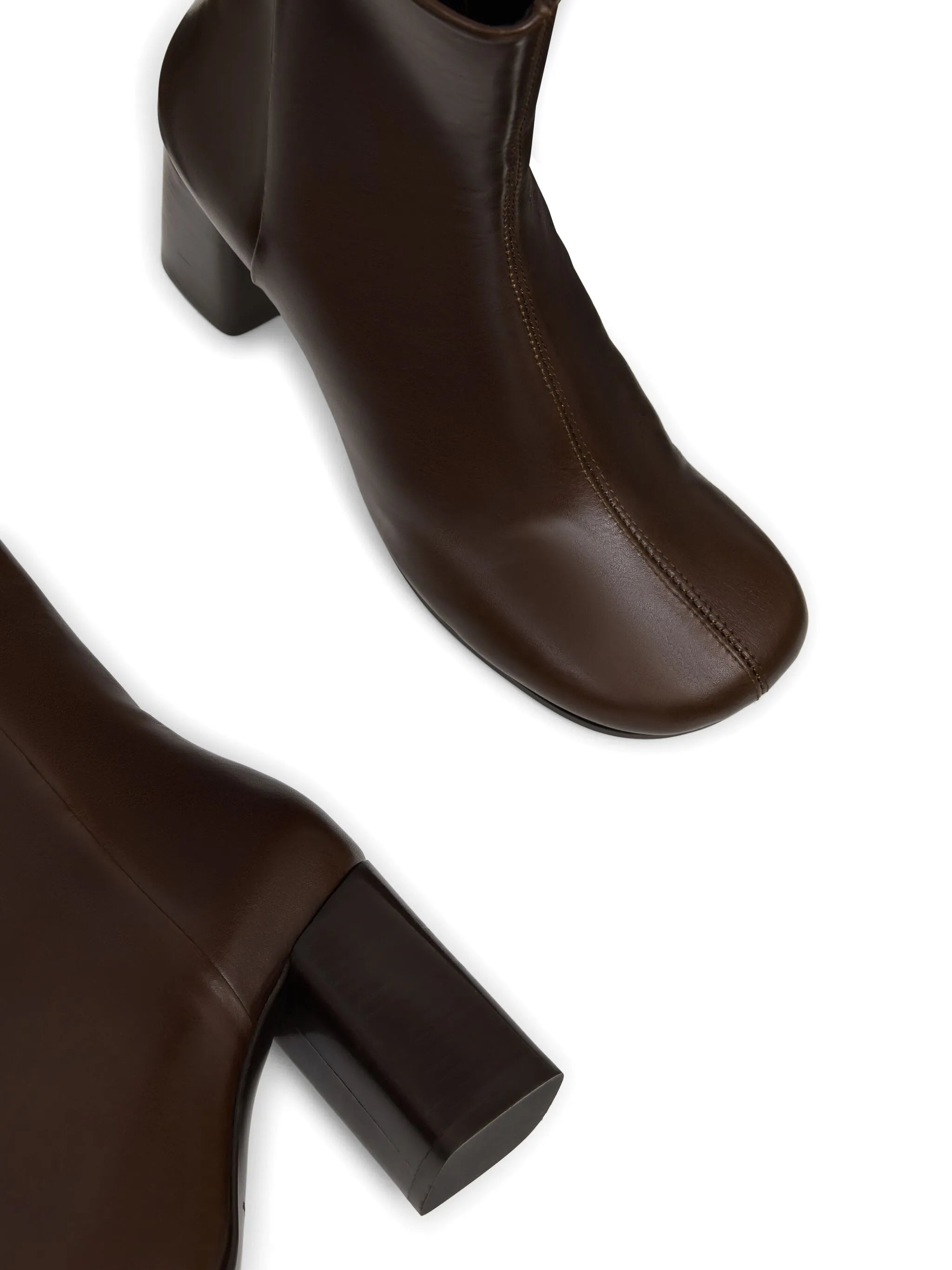 Anatomic boots