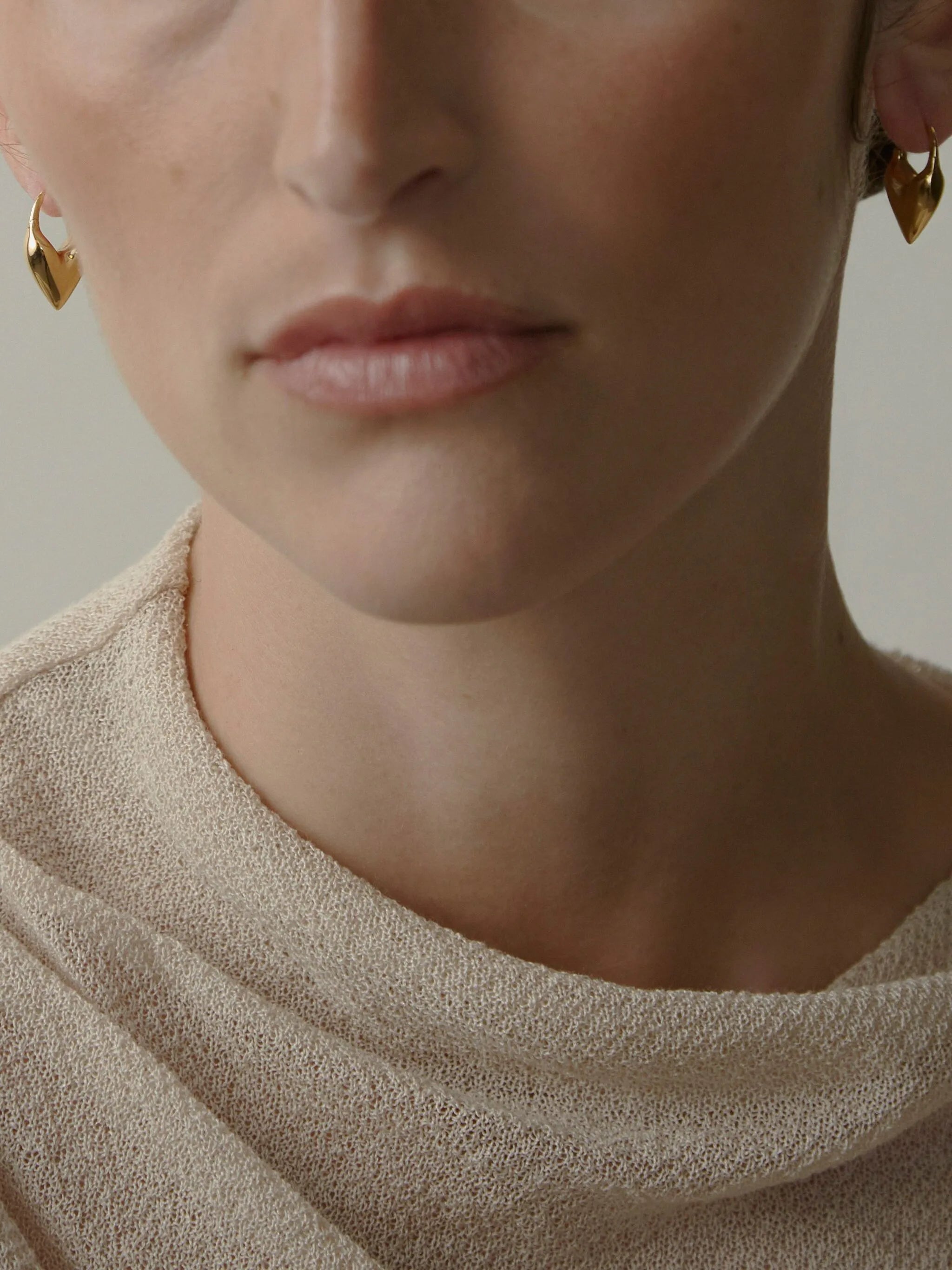 roscida heart hoop earrings