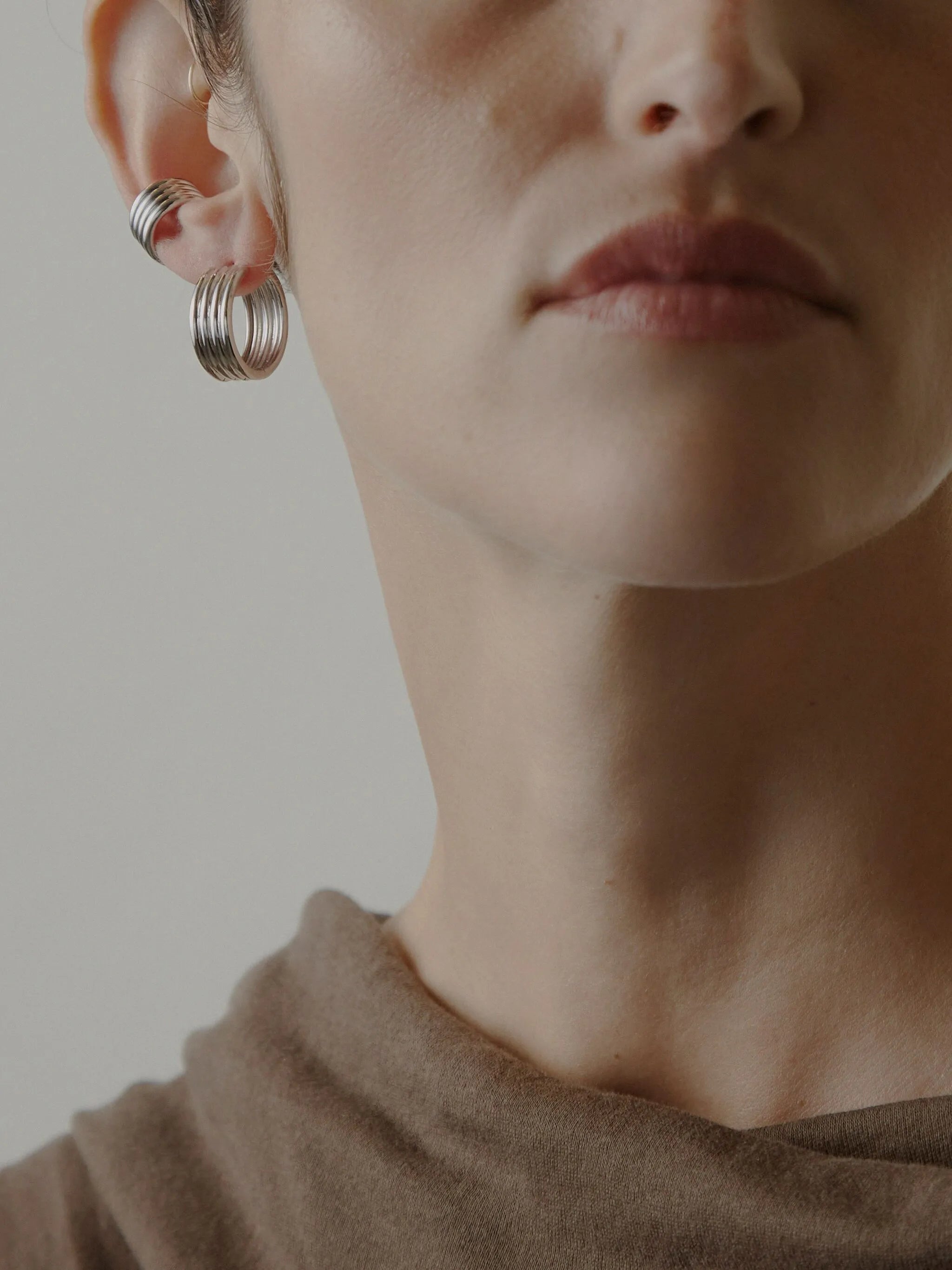 Stratis ear cuff in sterling silver plated