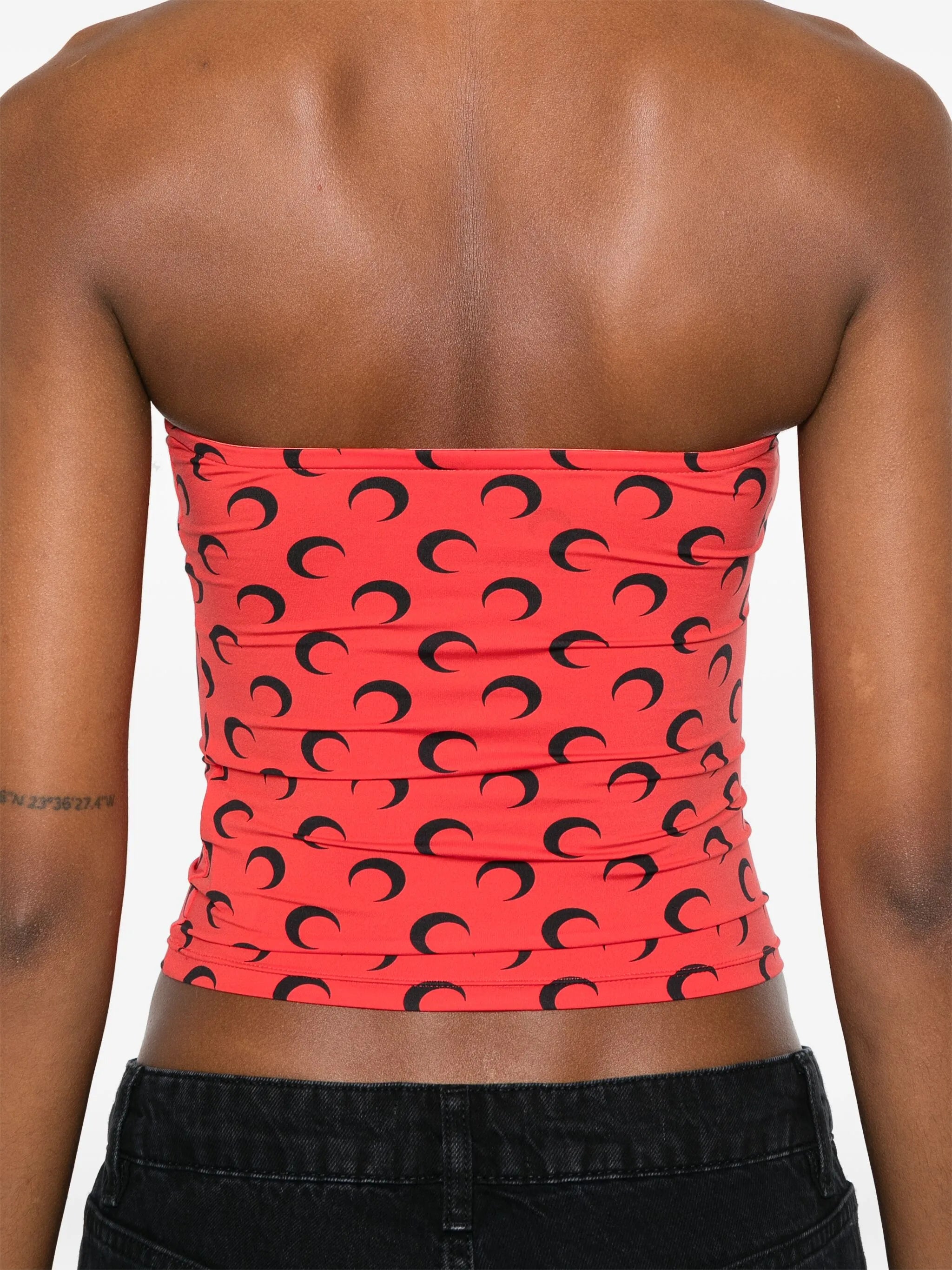 Moonogram-pattern top