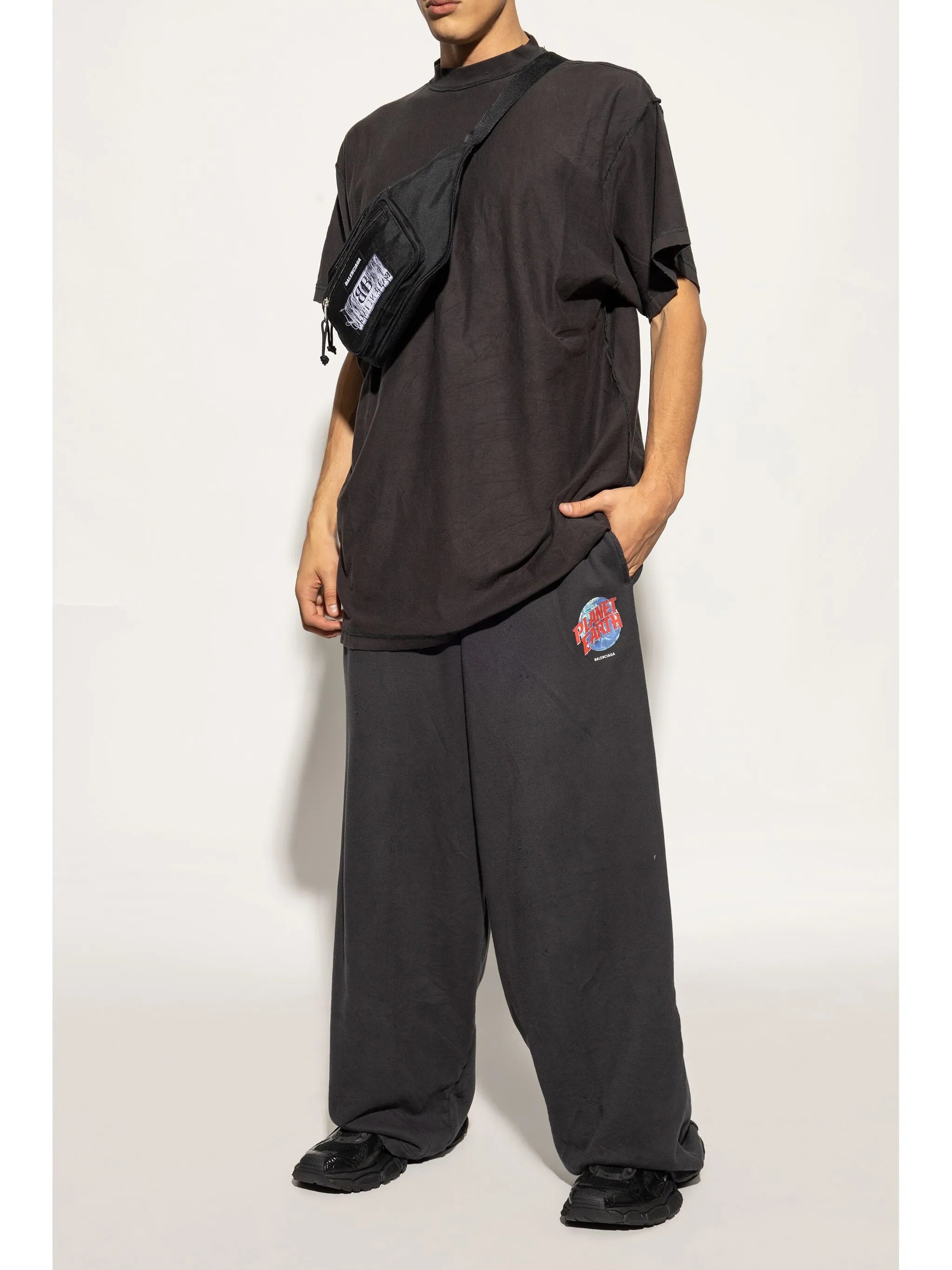 3XL sneakers
