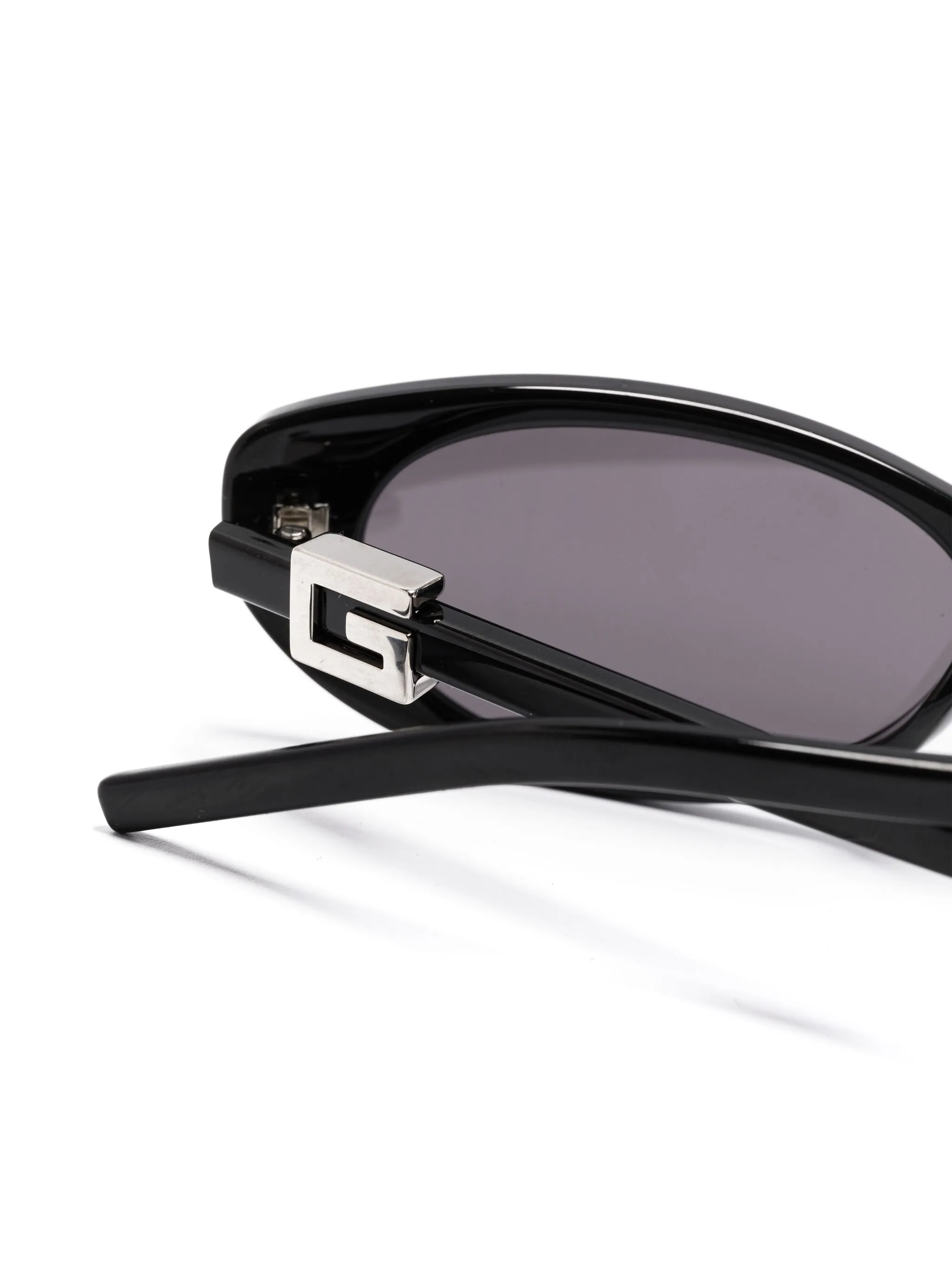 cat-eye sunglasses