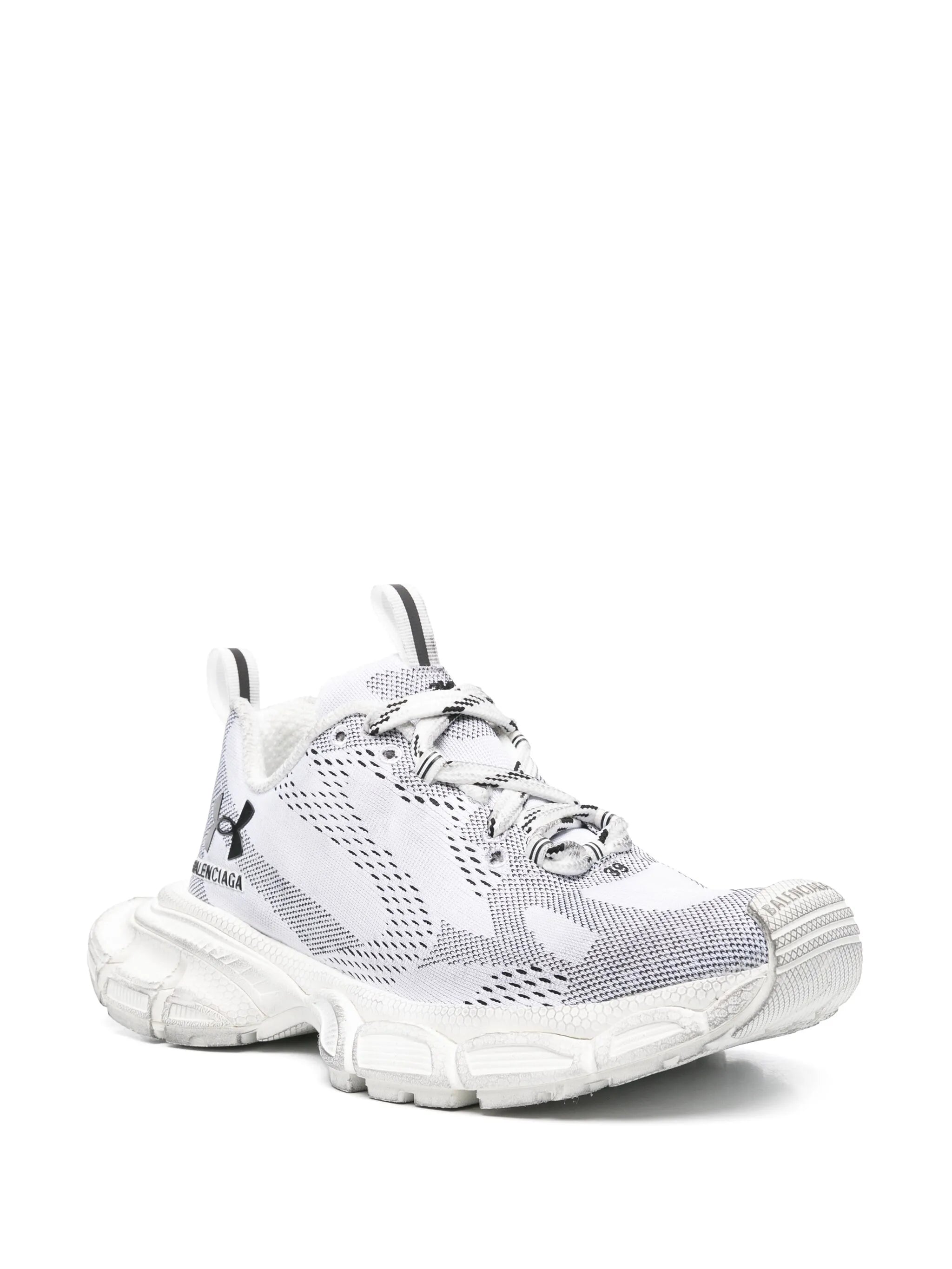 x Under Armour 3XL sneakers
