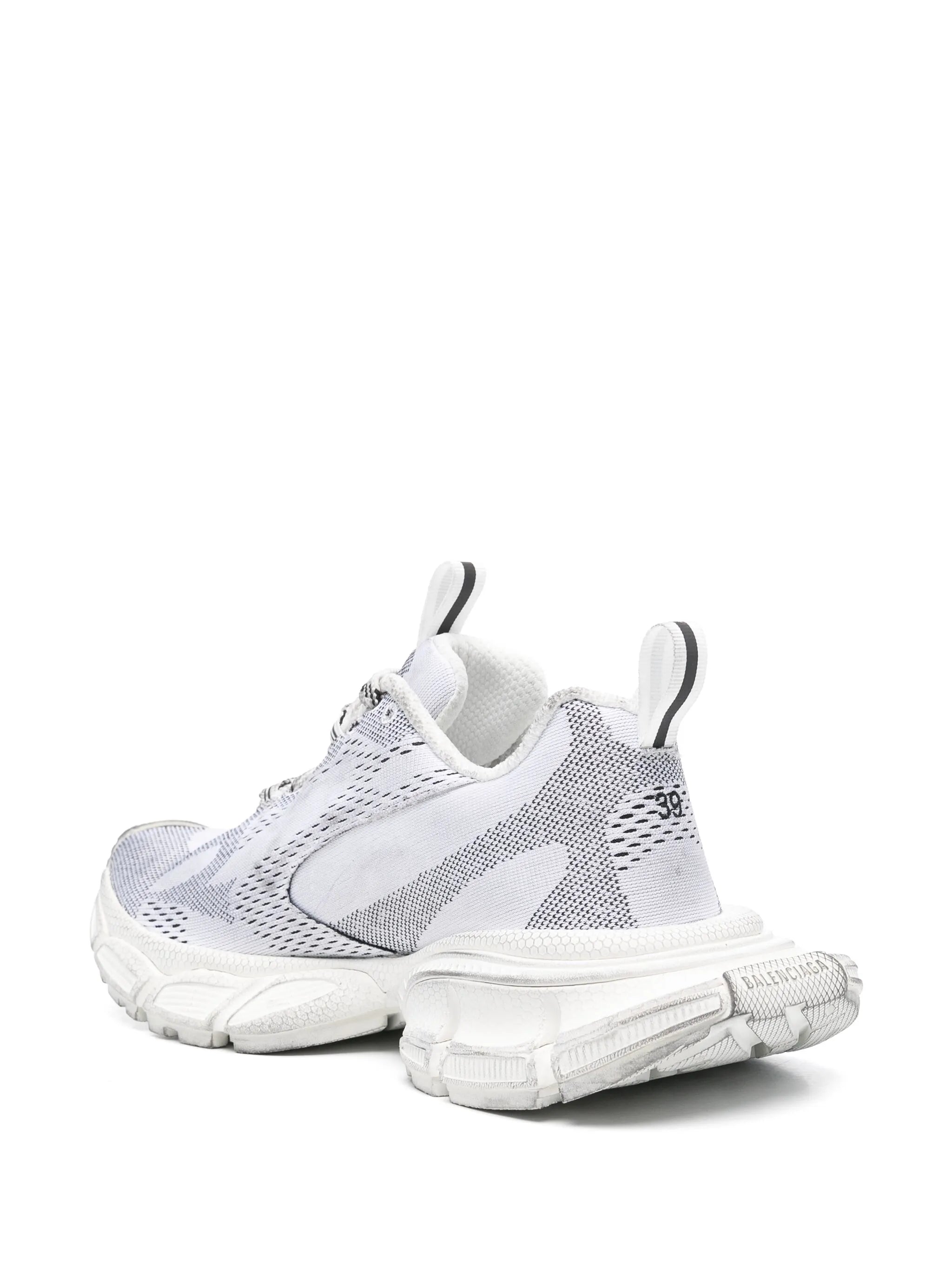 x Under Armour 3XL sneakers