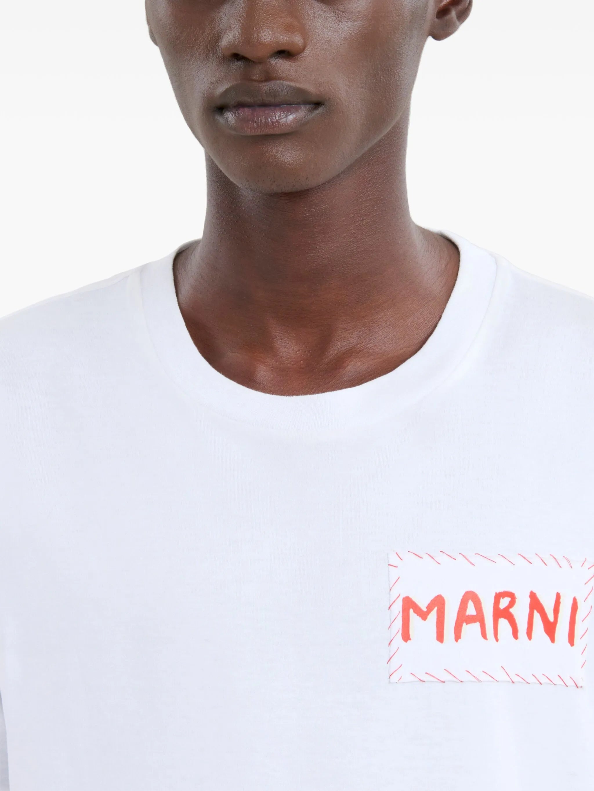embroidered label T-shirt