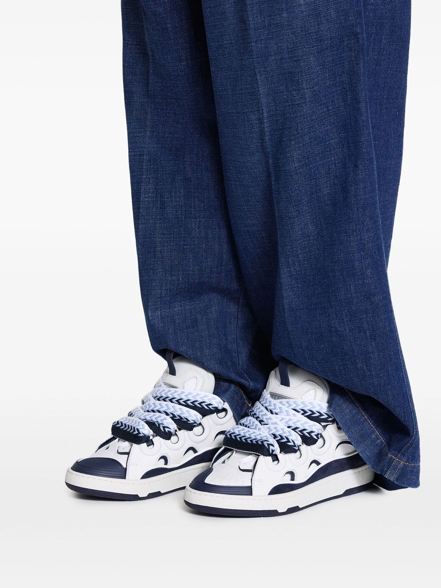 Curb sneakers