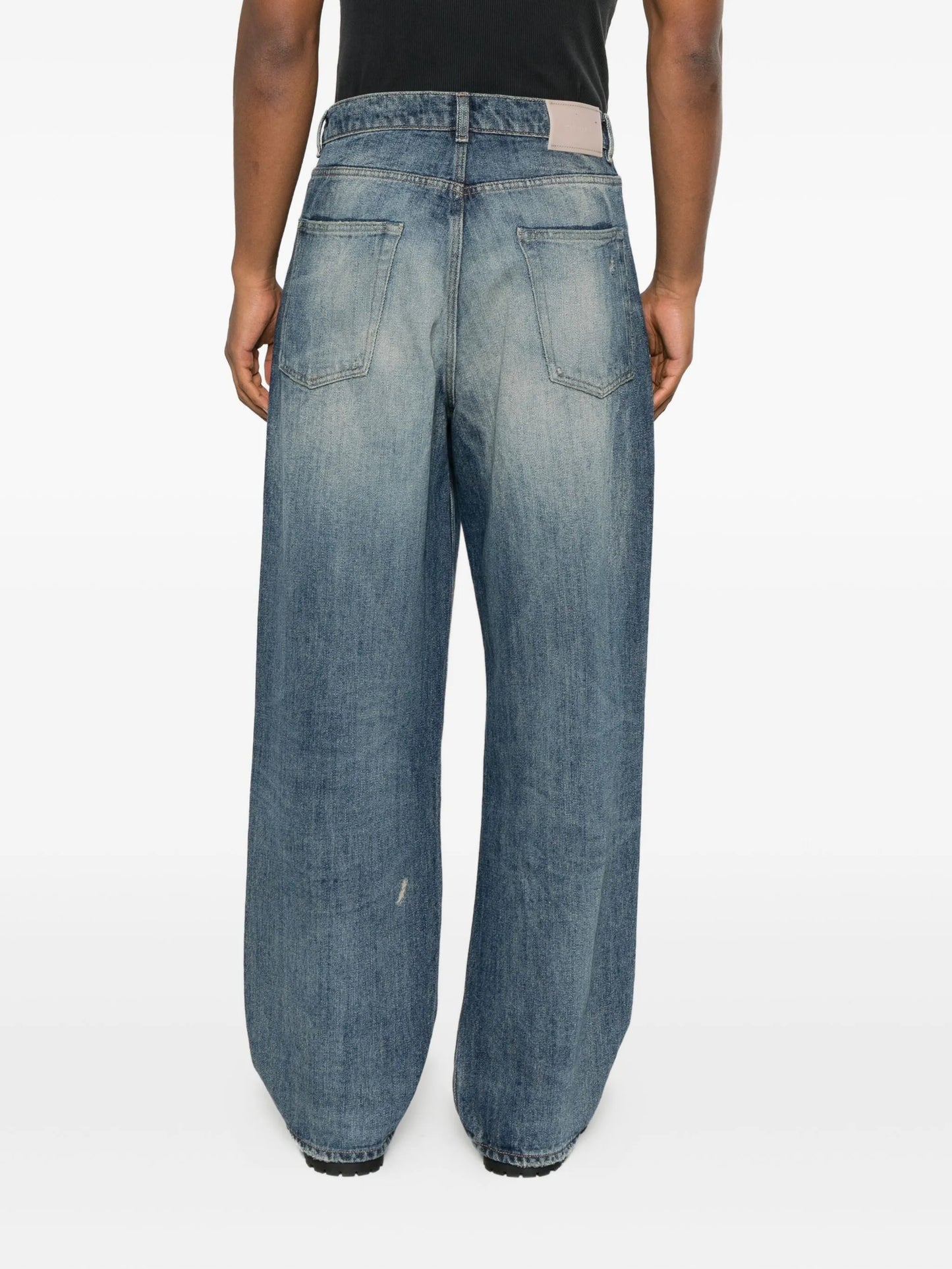 Vast Cut distressed jeans