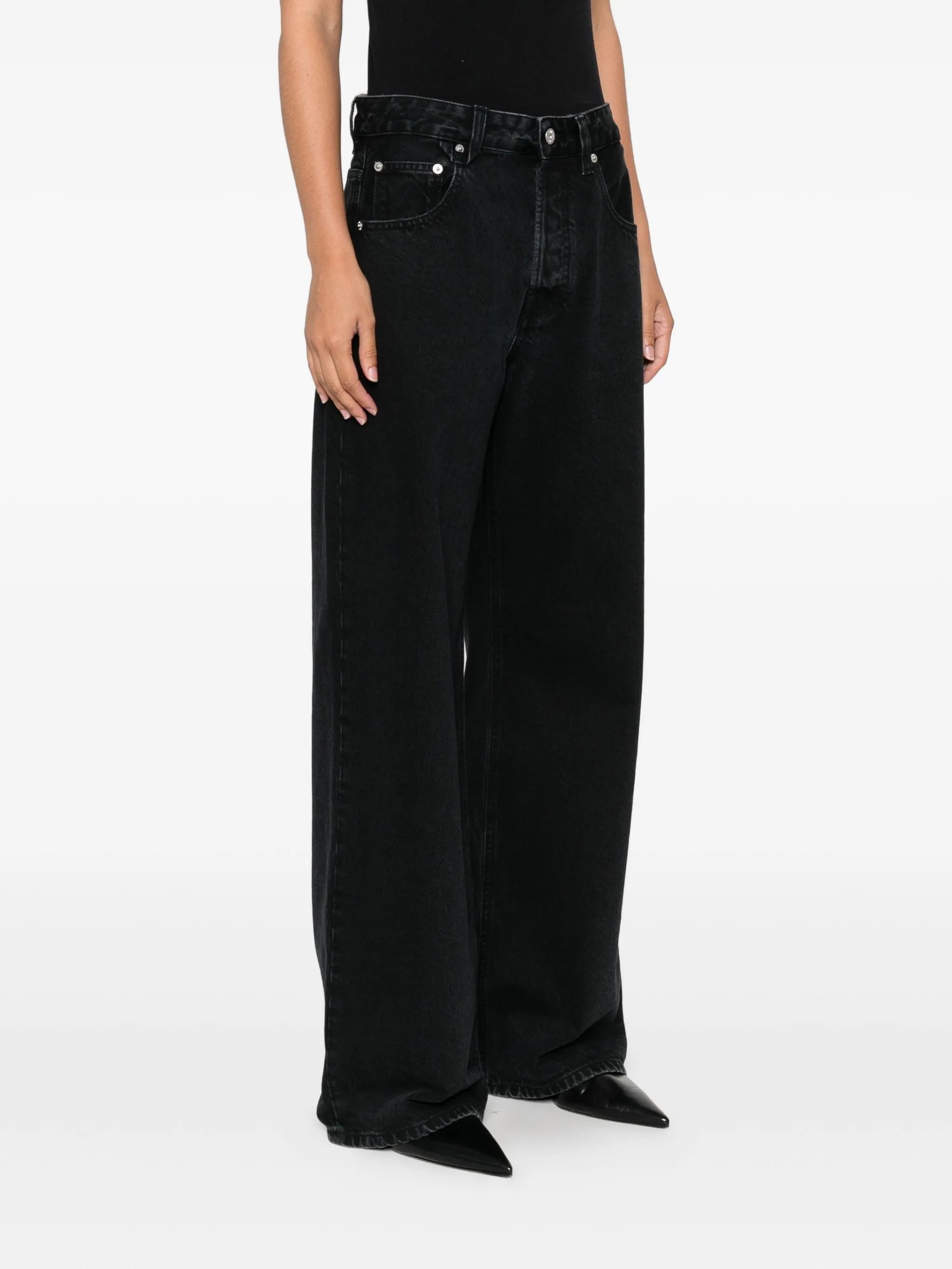 The wide de-Nîmes denim jeans