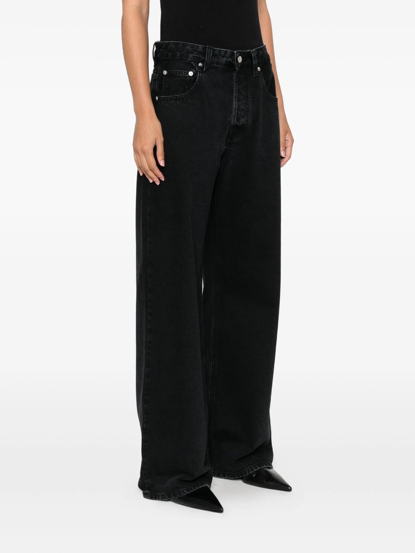 The wide de-Nîmes denim jeans
