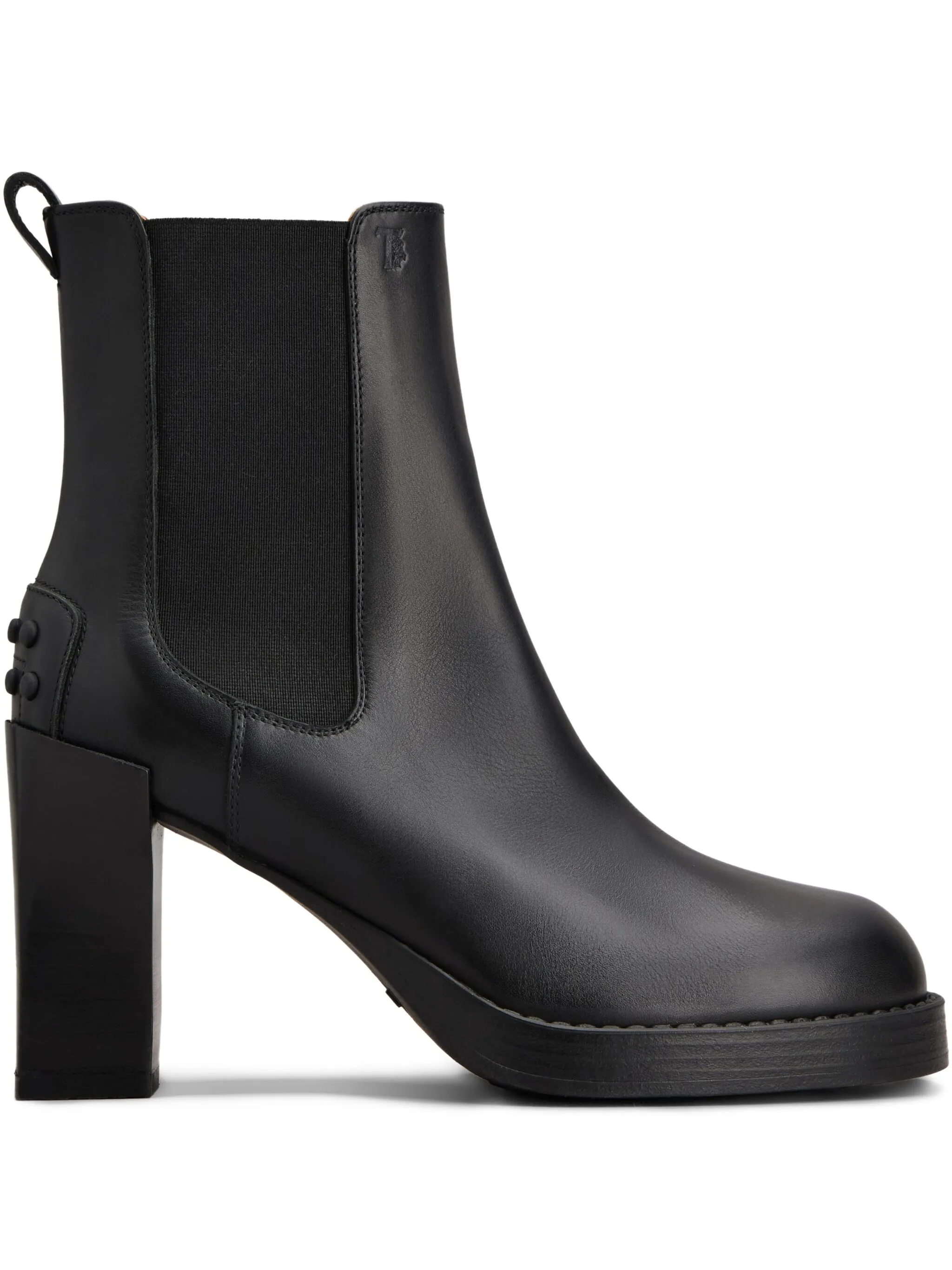 Chelsea boots in leather