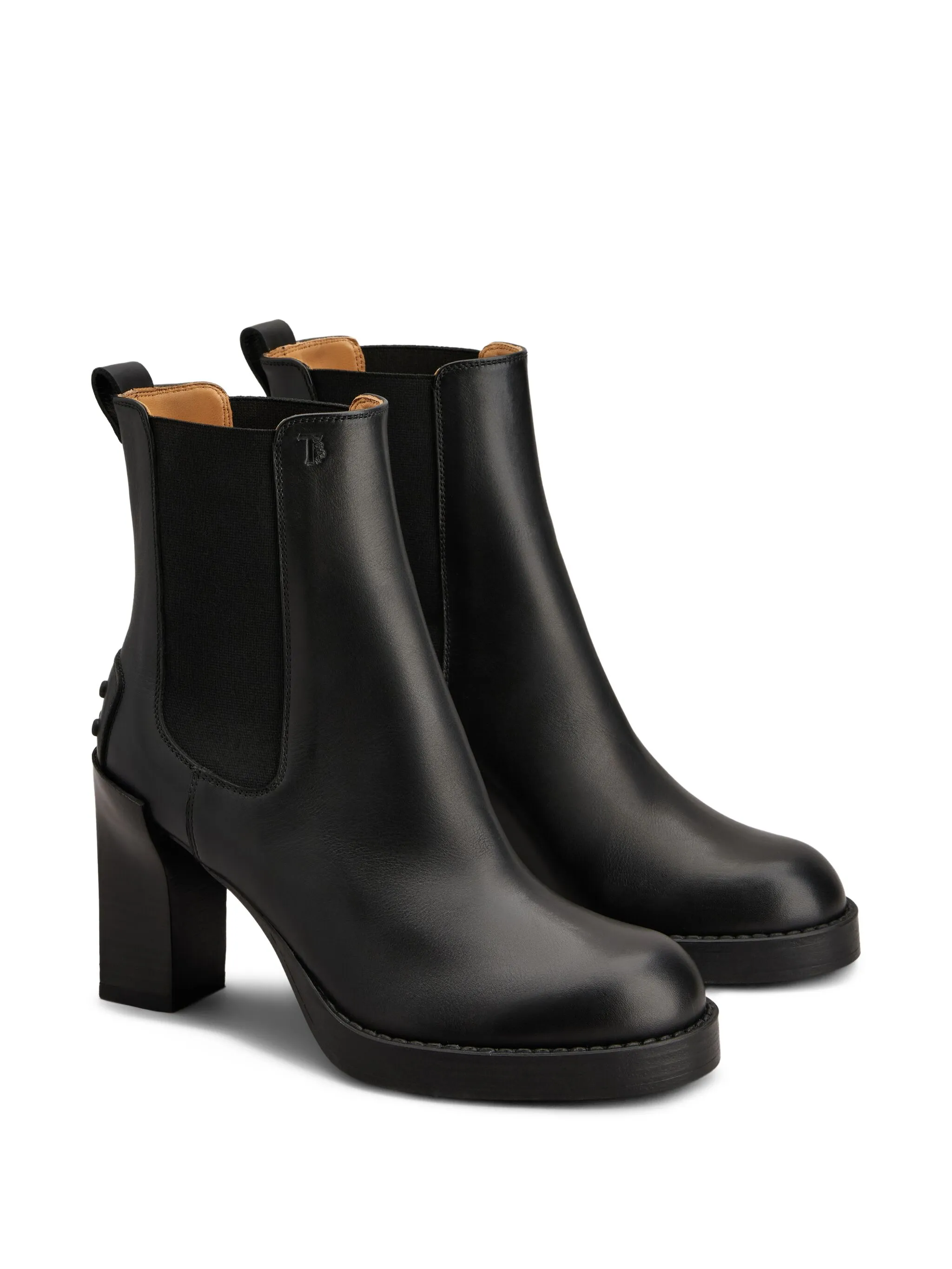 Chelsea boots in leather
