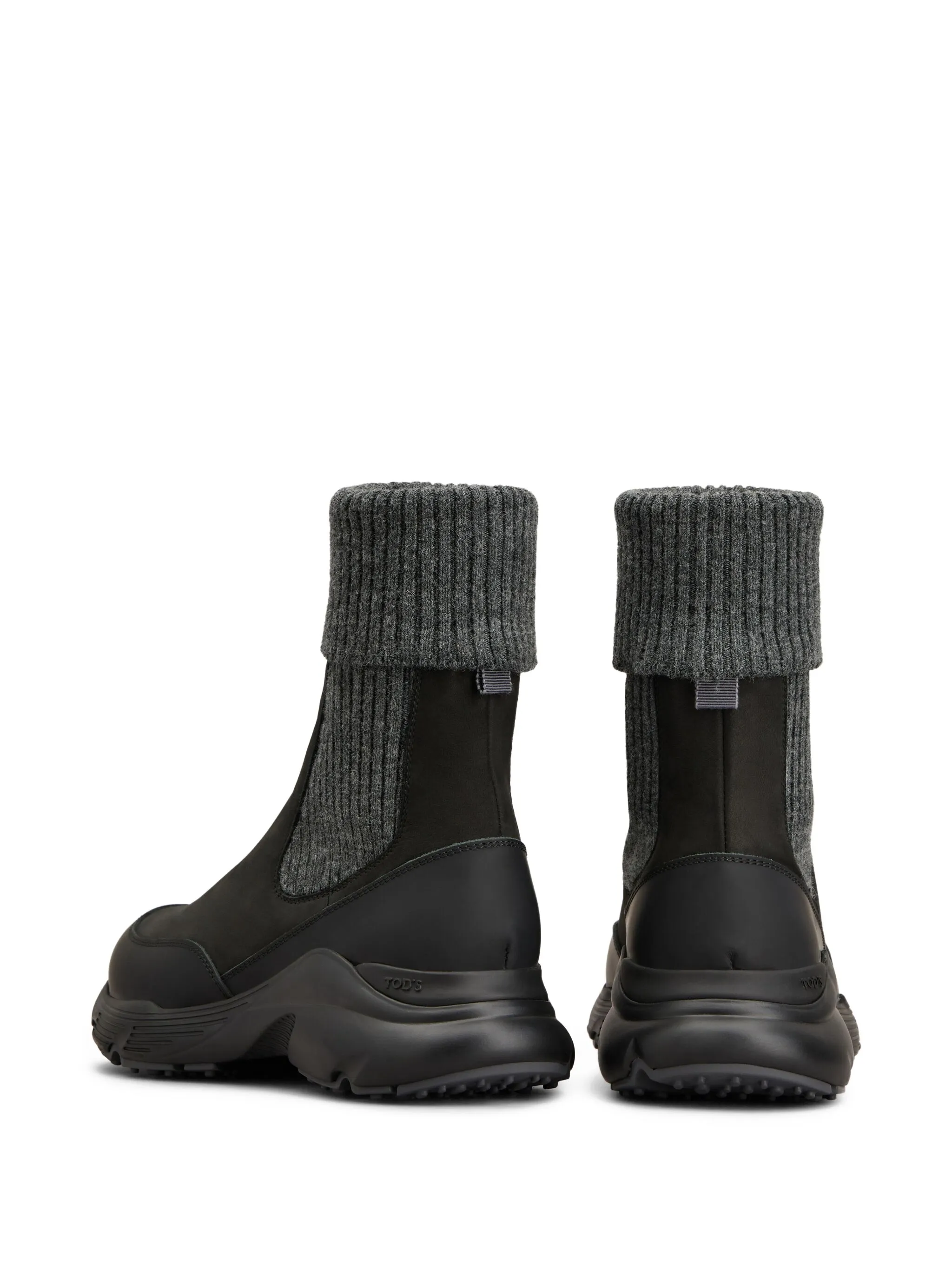 Chelsea boots in nubuck and knit