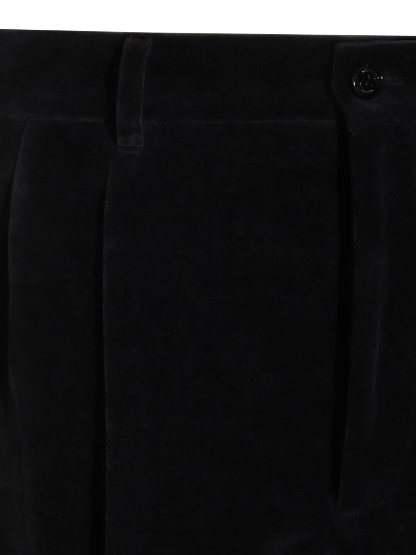 pleated trousers
