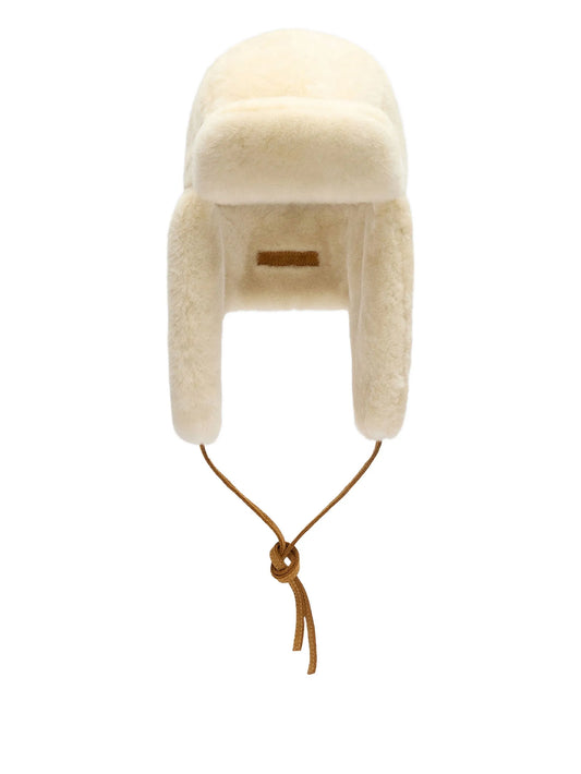 tie-fastening hat