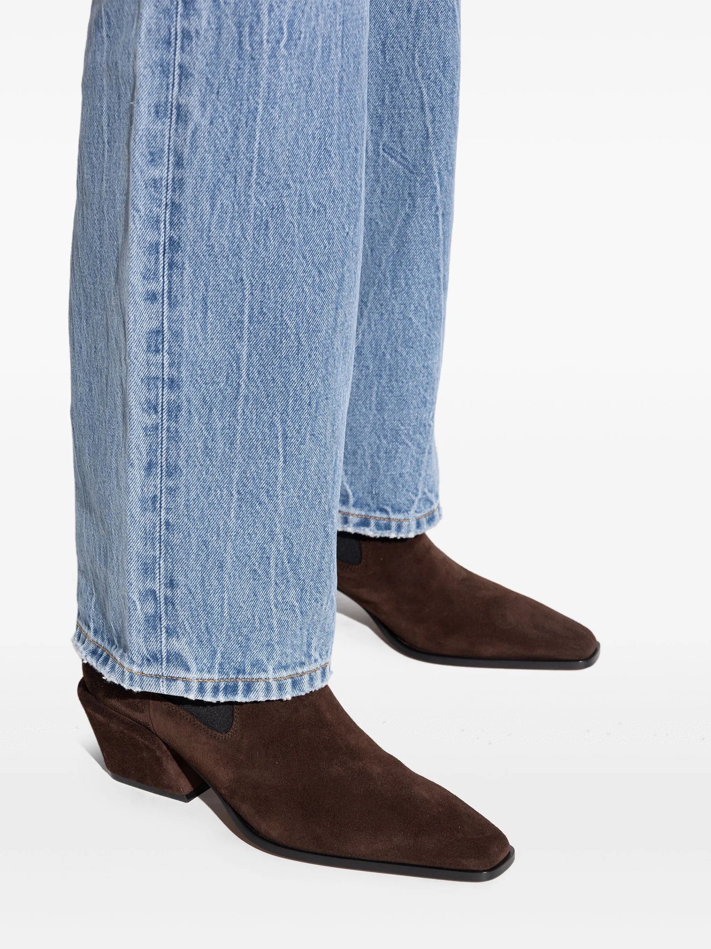 pointed-toe block-heel boots