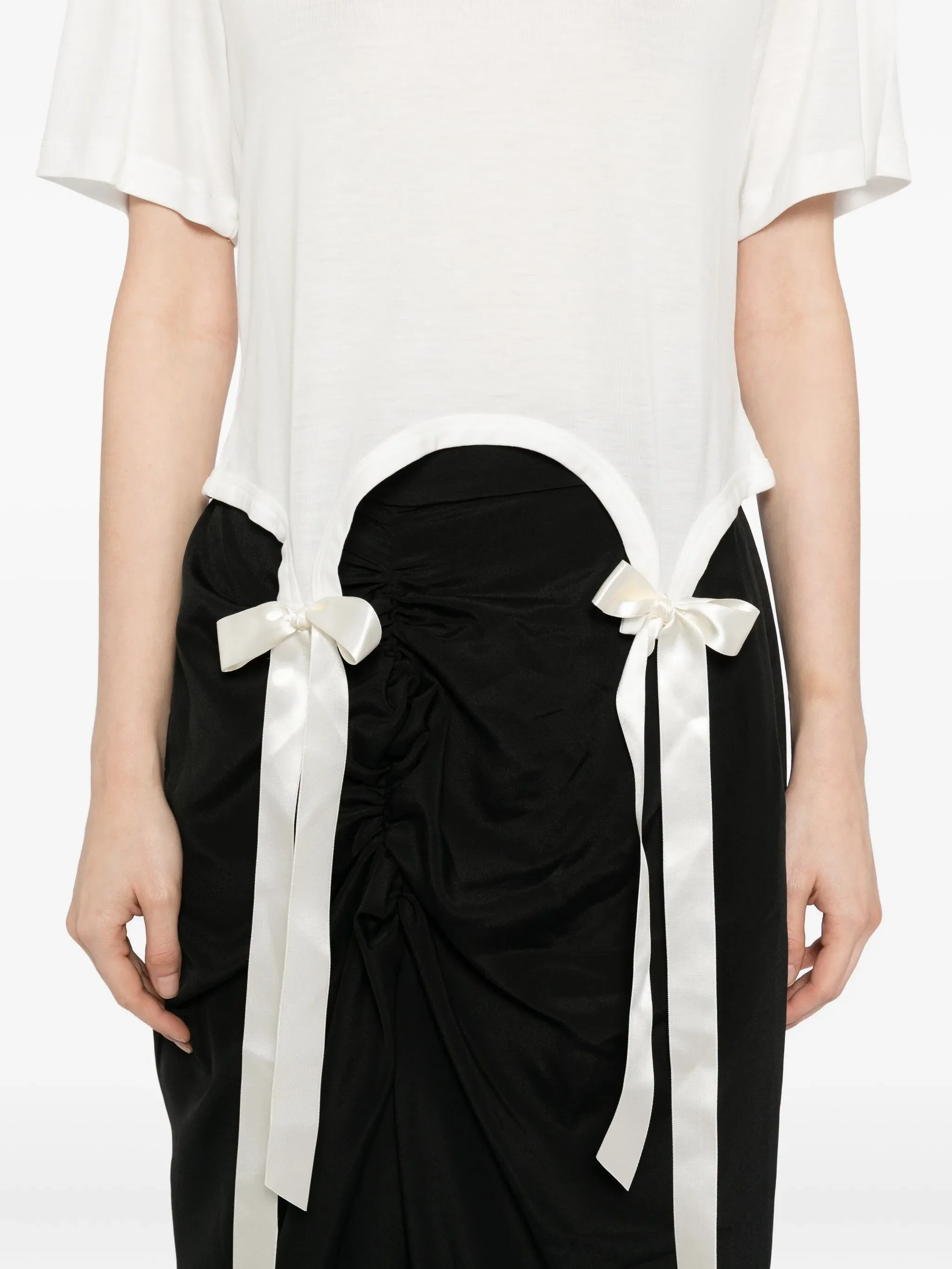 bow tail easy T-shirt