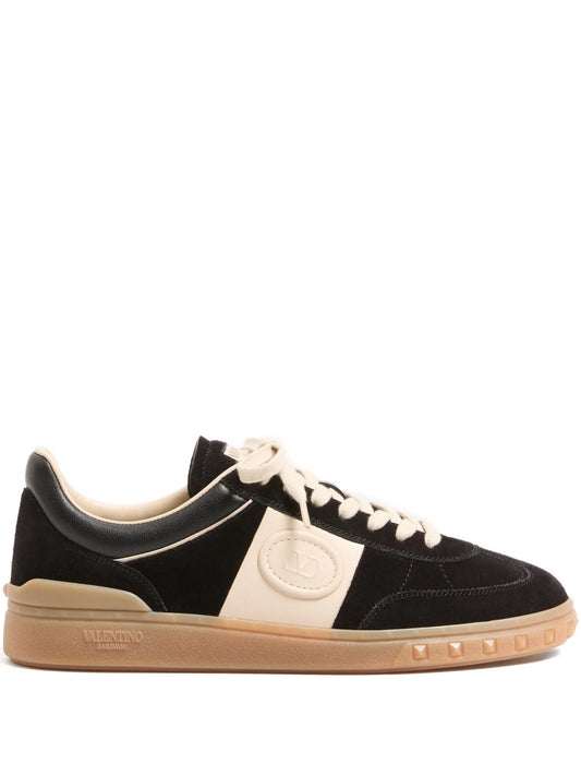 Upvillage sneakers